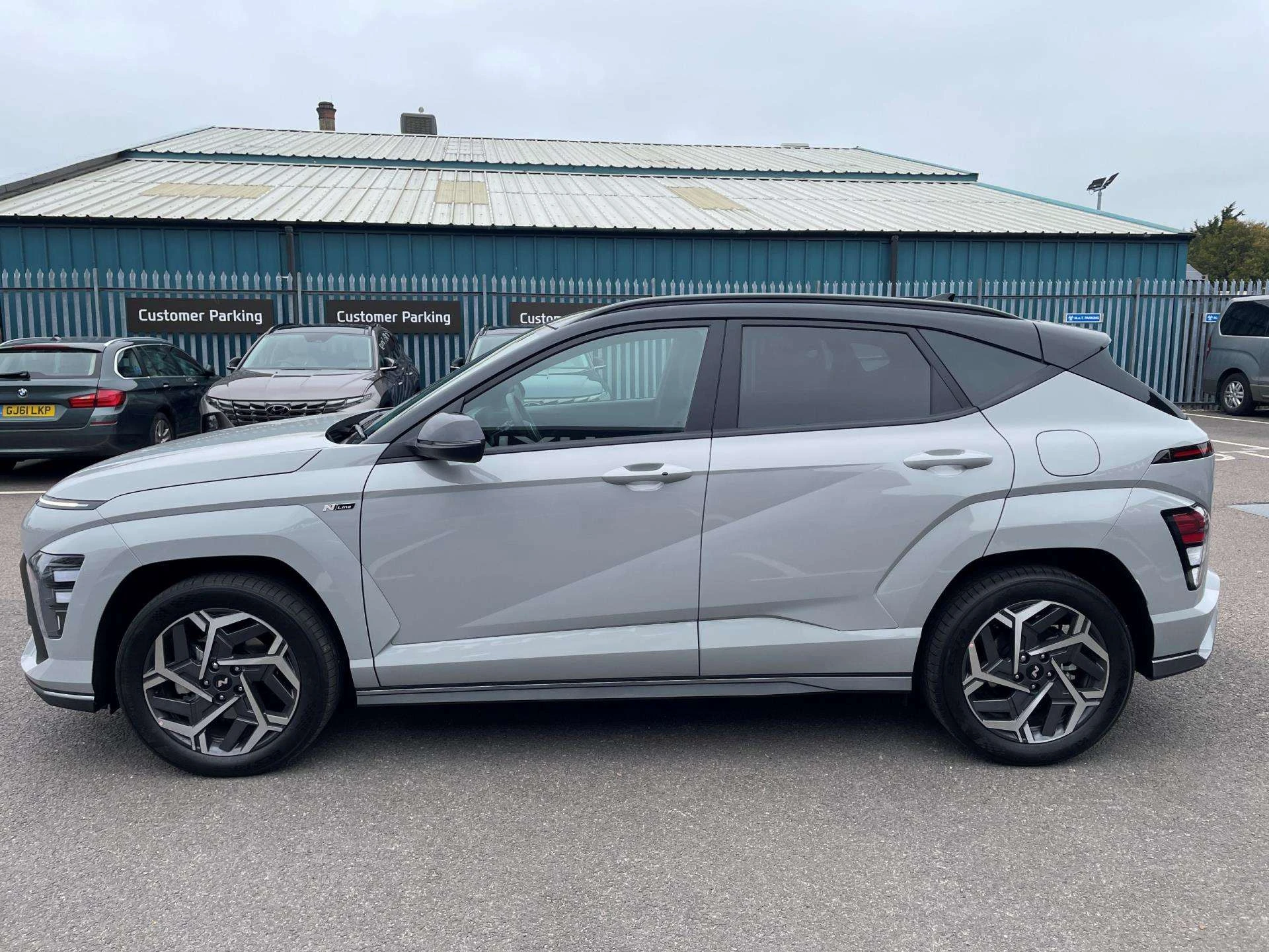 Vehicle image 4