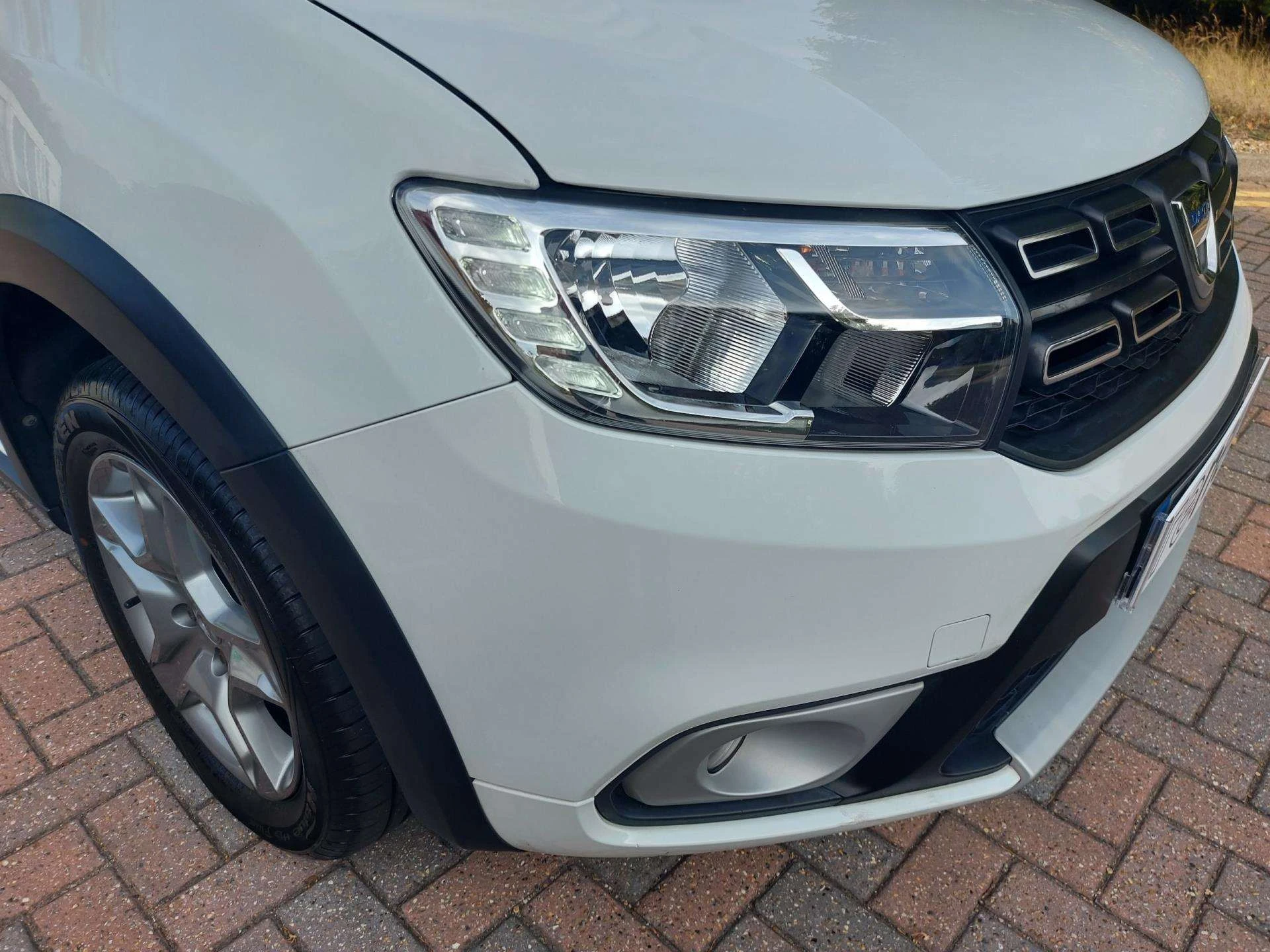 Vehicle image 7