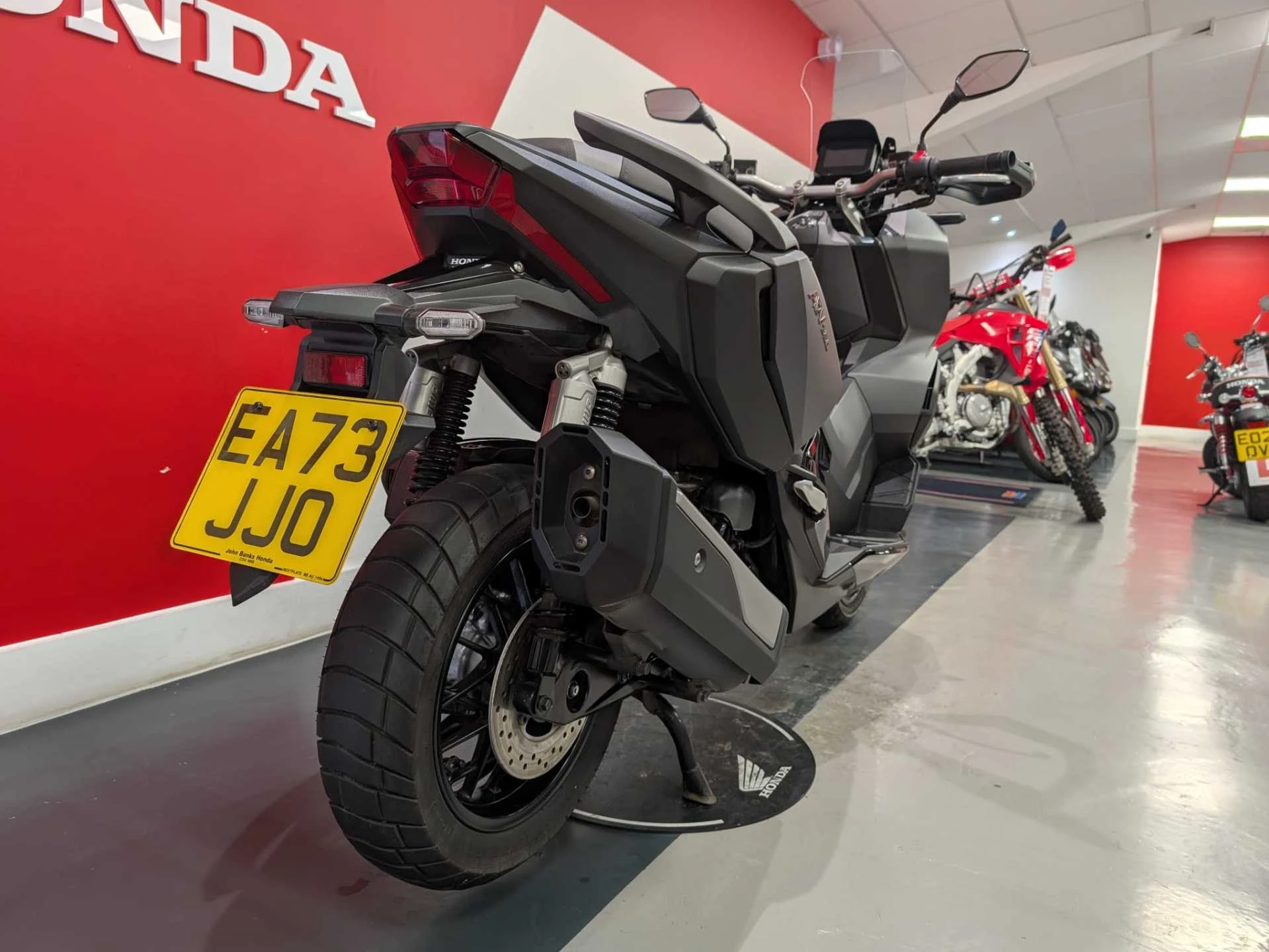 Vehicle image 4