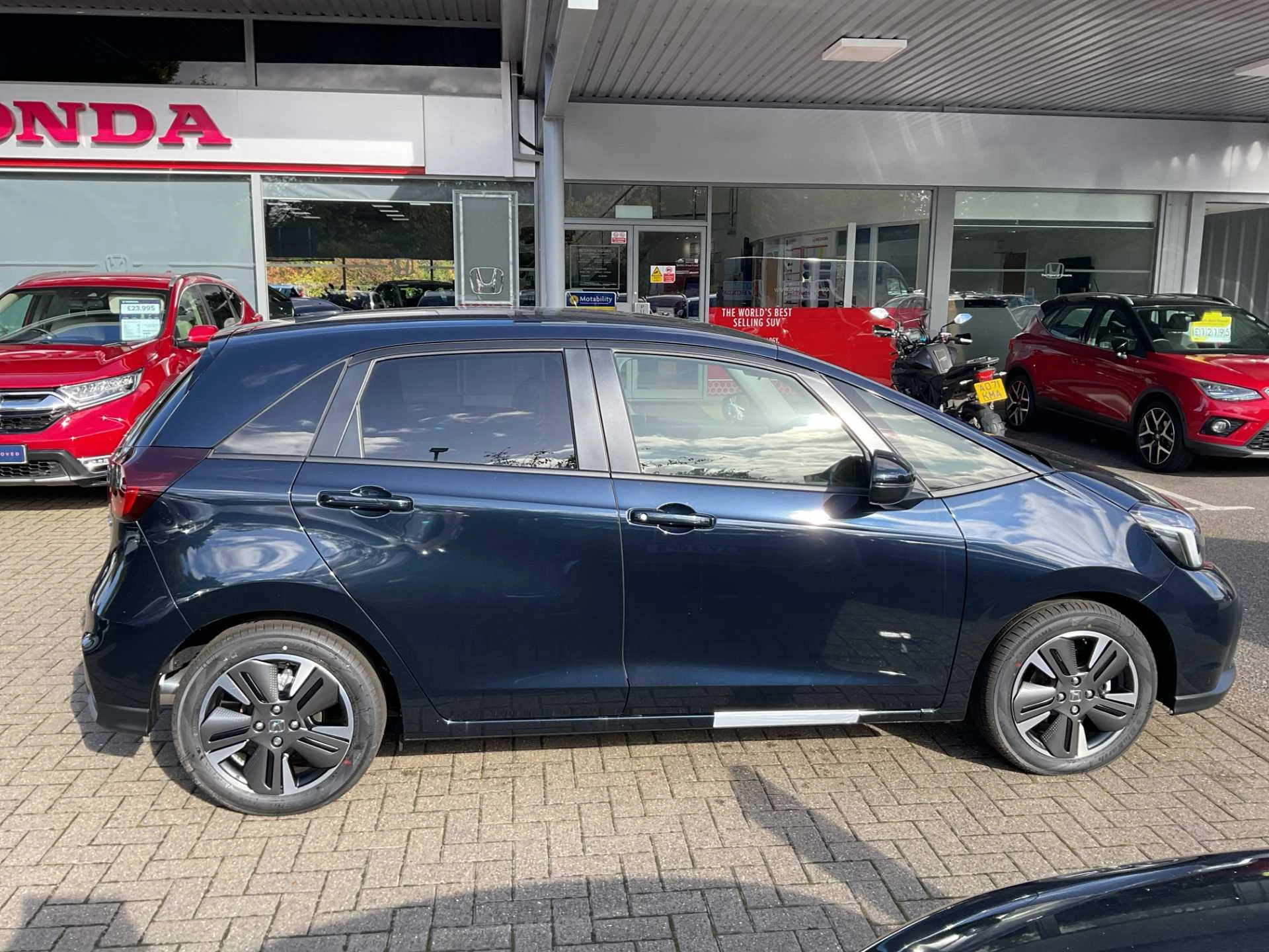 Vehicle image 5