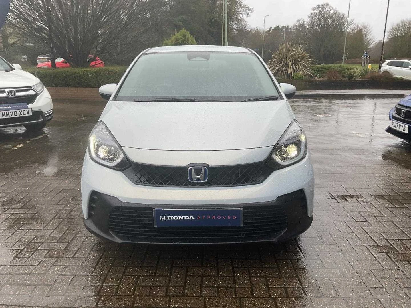 Vehicle image 6