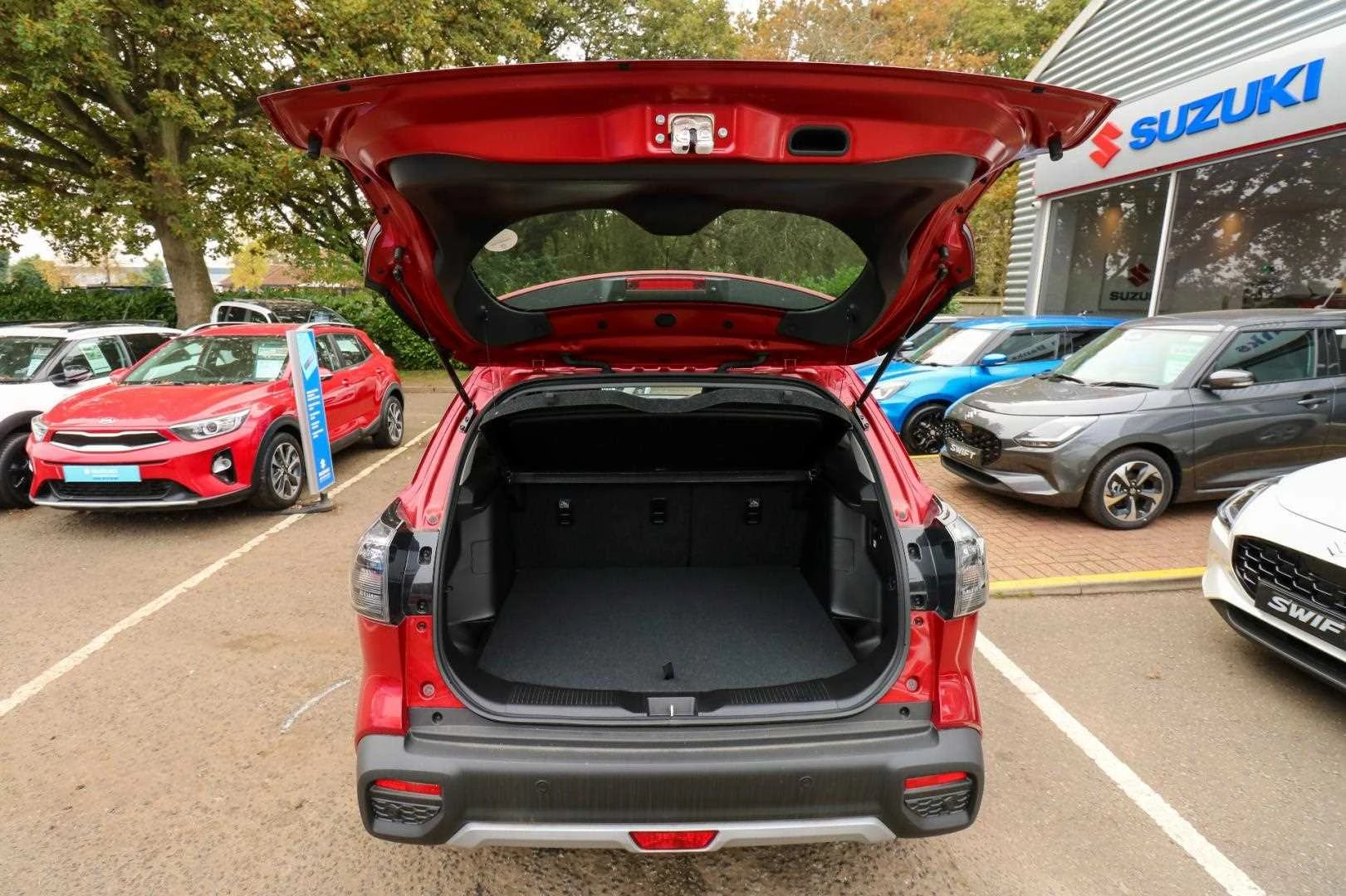 Vehicle image 6