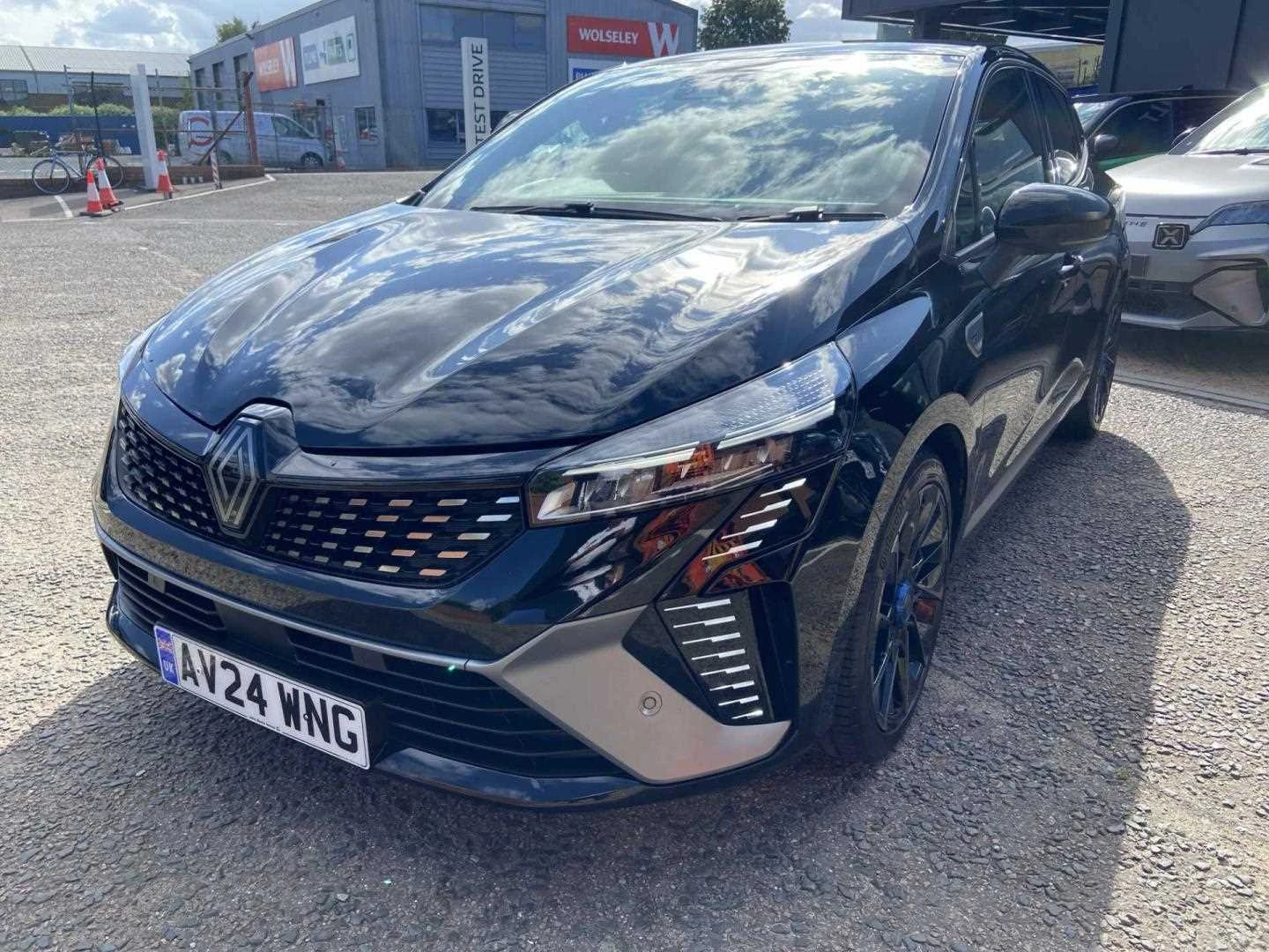 Vehicle image 5