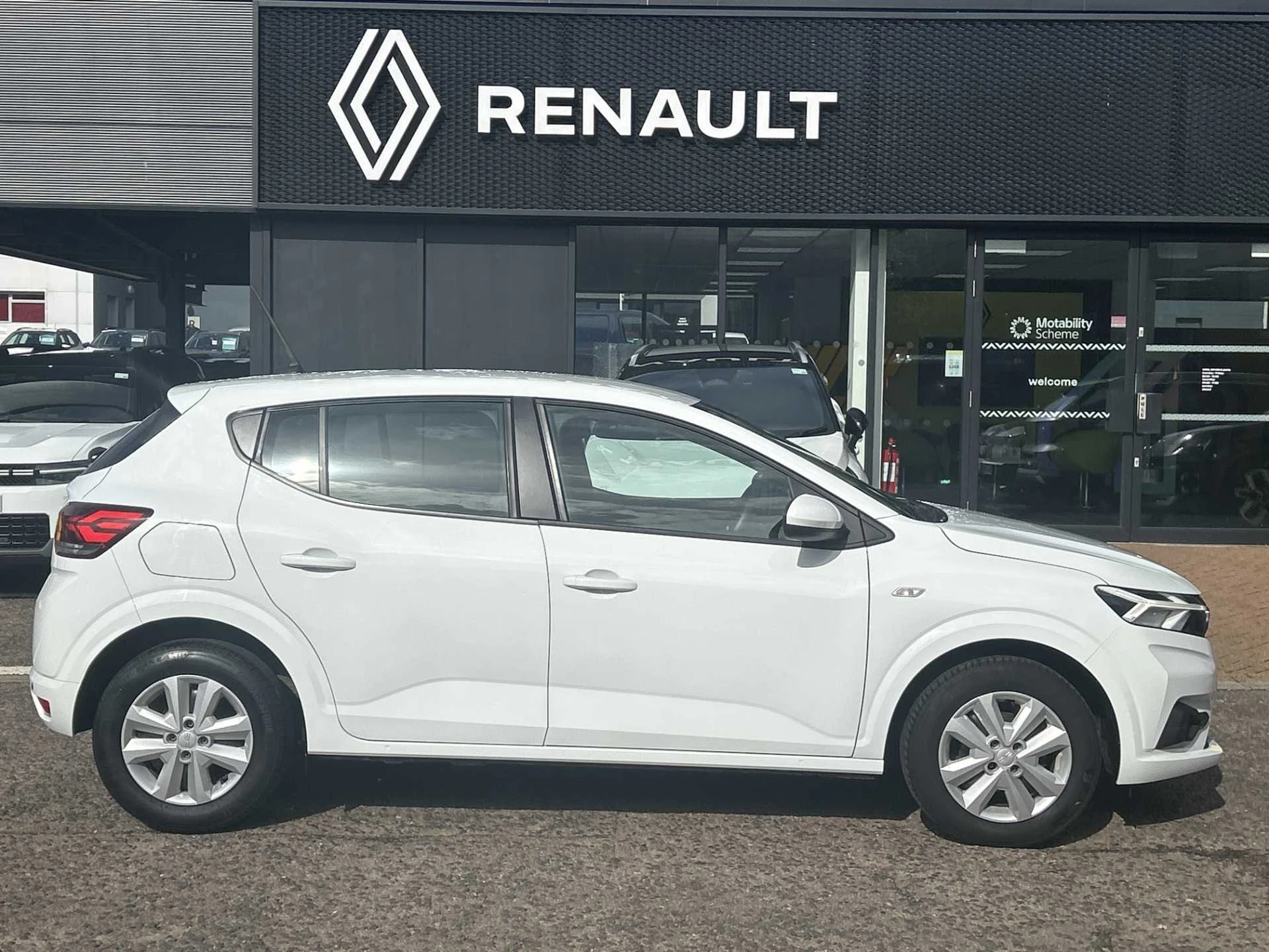 Vehicle image 5