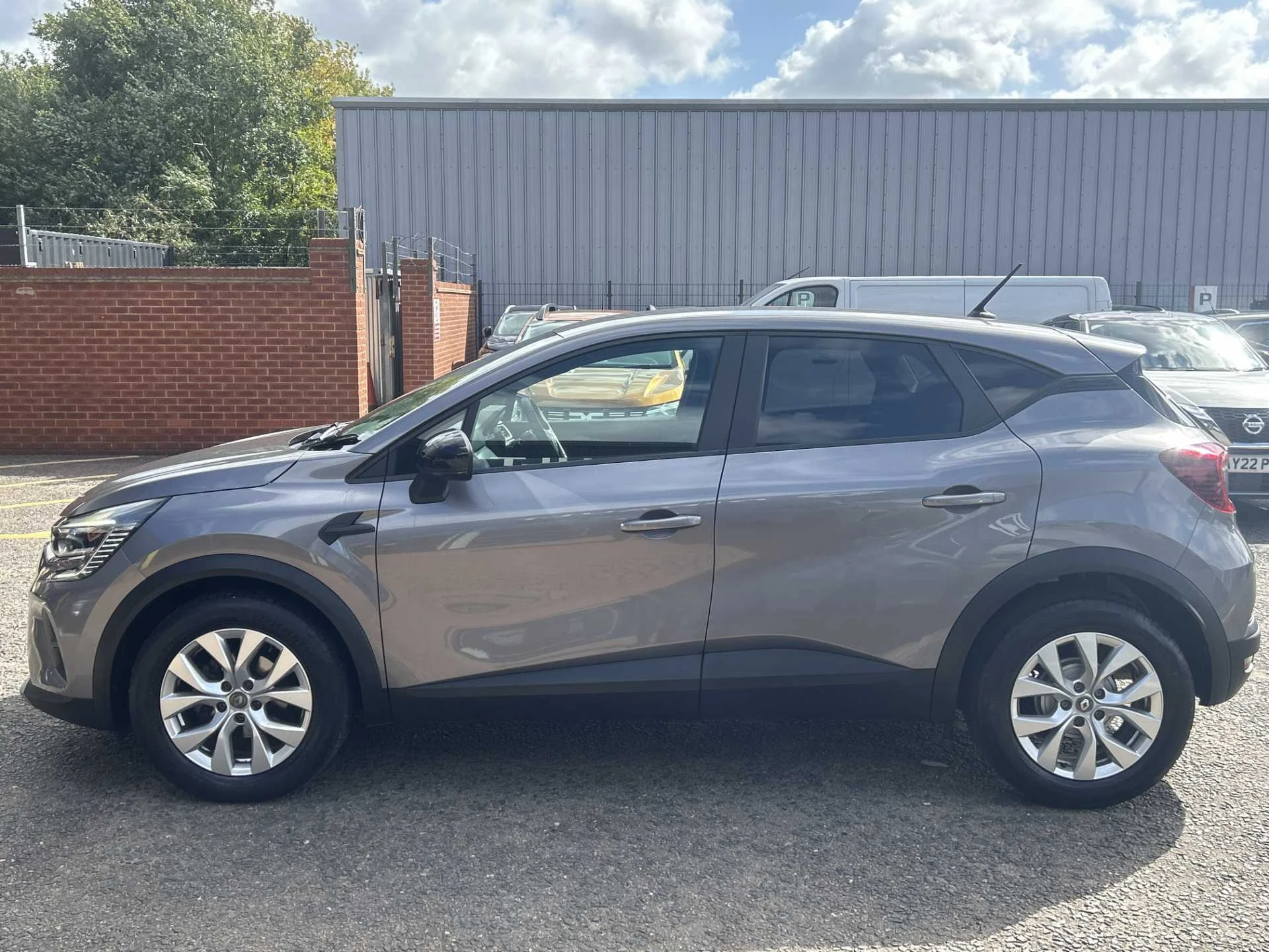 Vehicle image 7