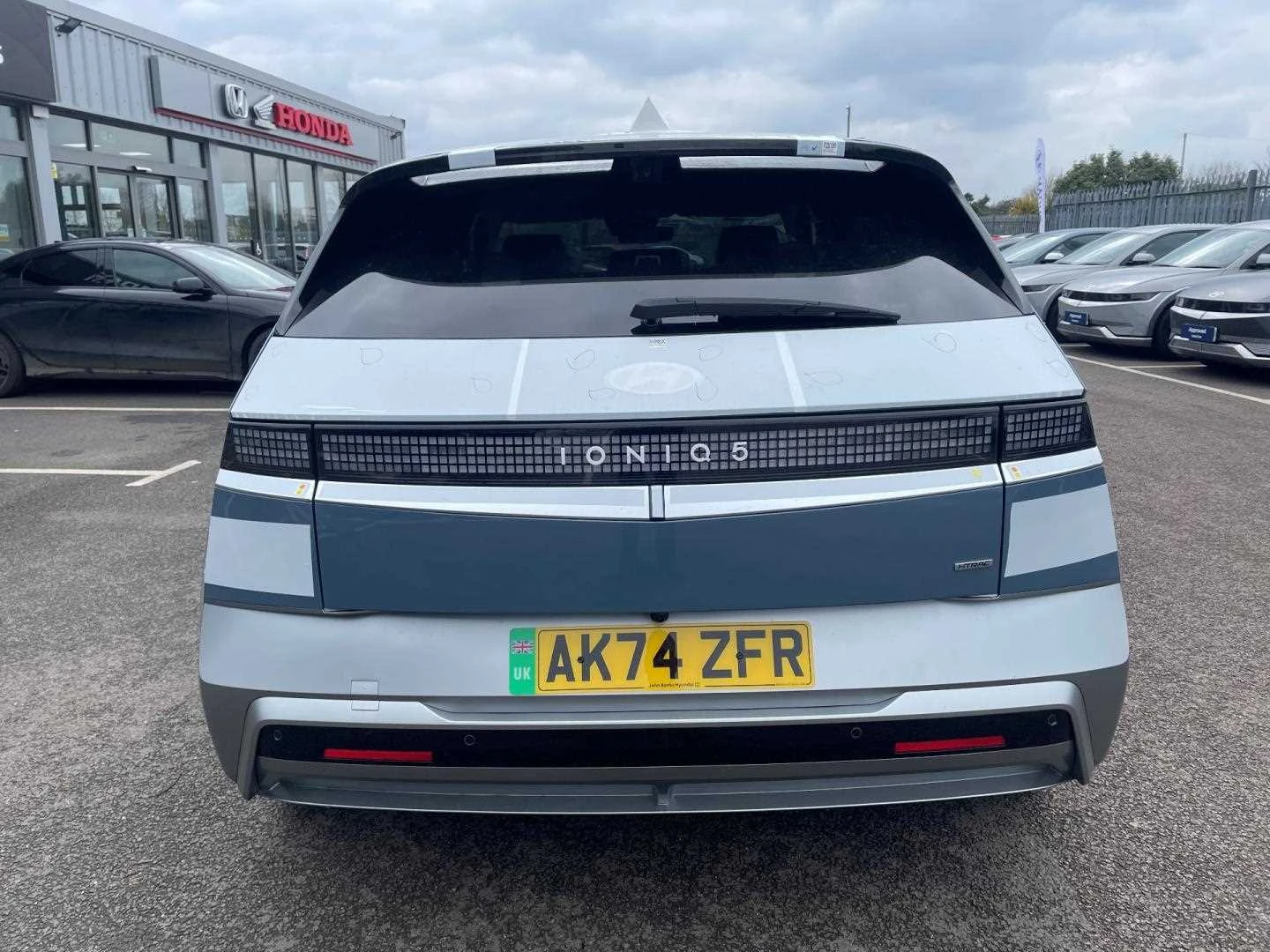 Vehicle image 7