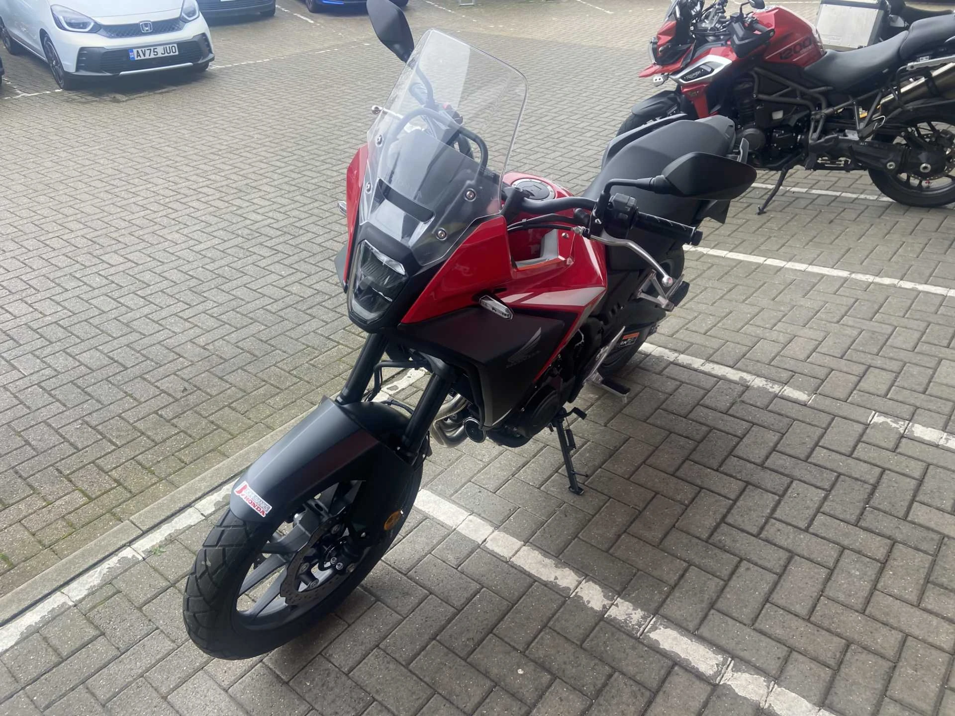 Vehicle image 4