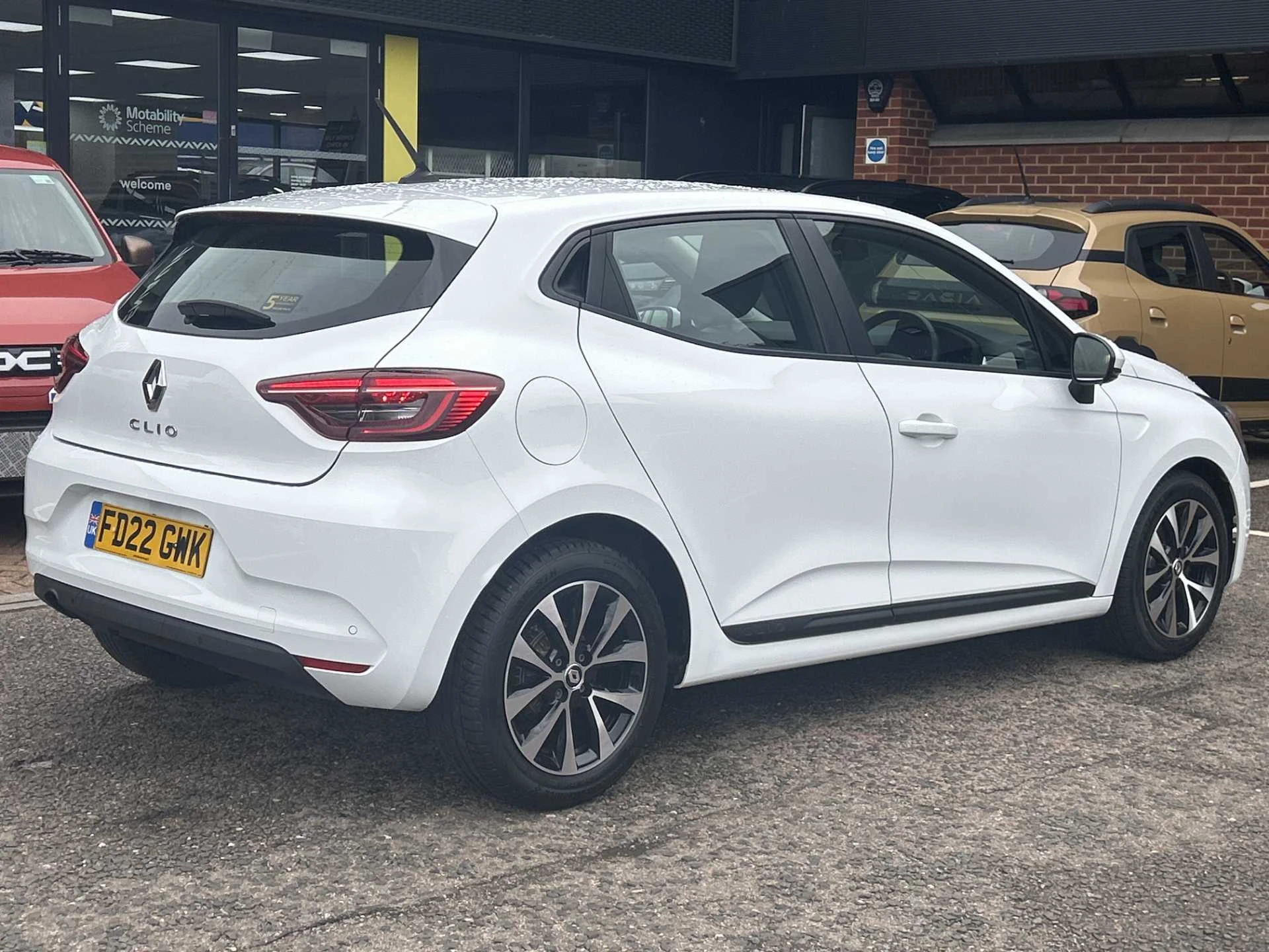 Vehicle image 4
