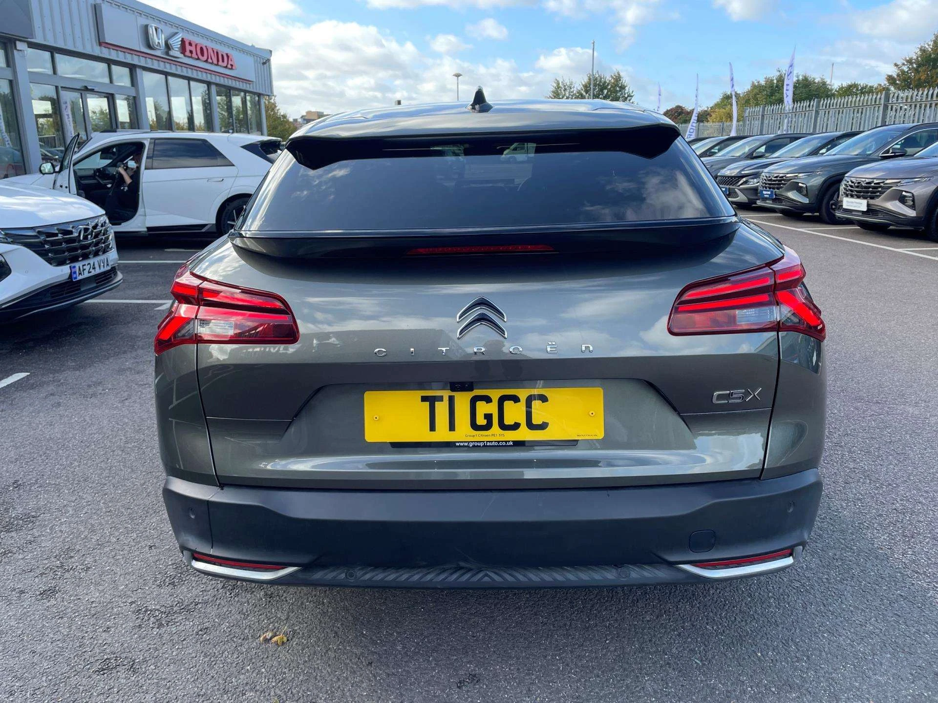 Vehicle image 6