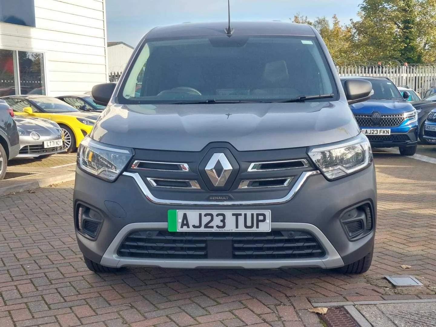Vehicle image 3