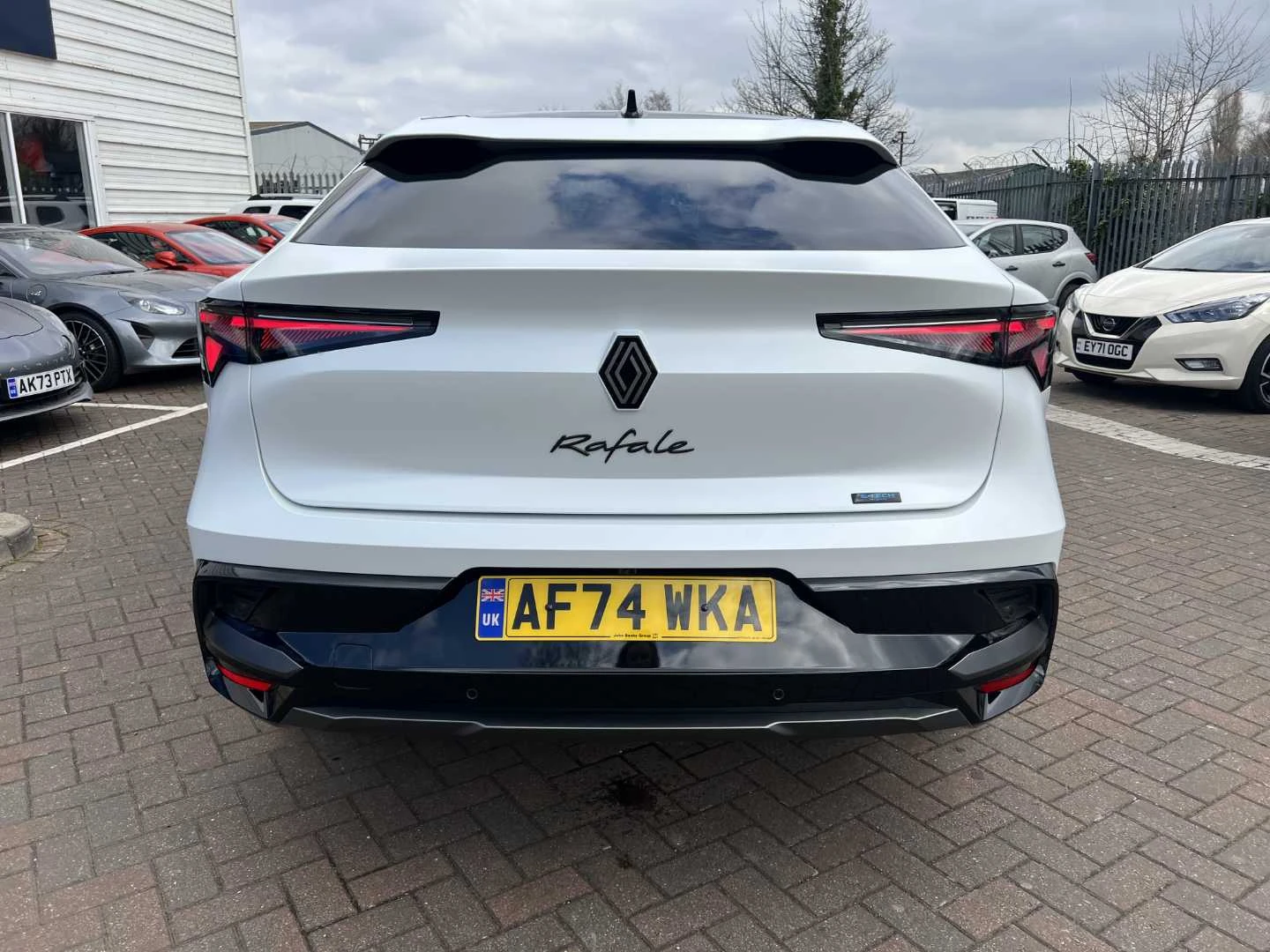 Vehicle image 3