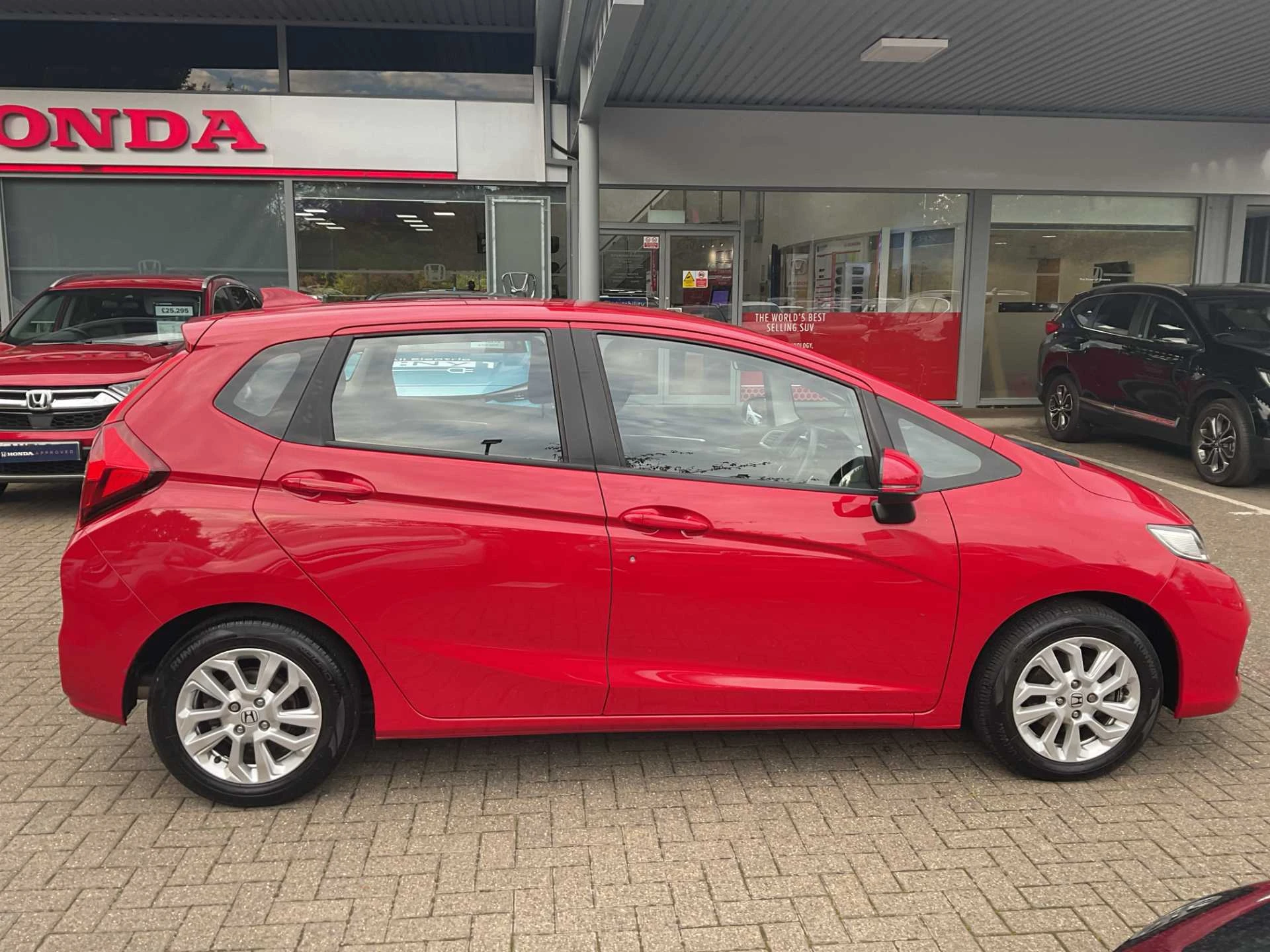 Vehicle image 5