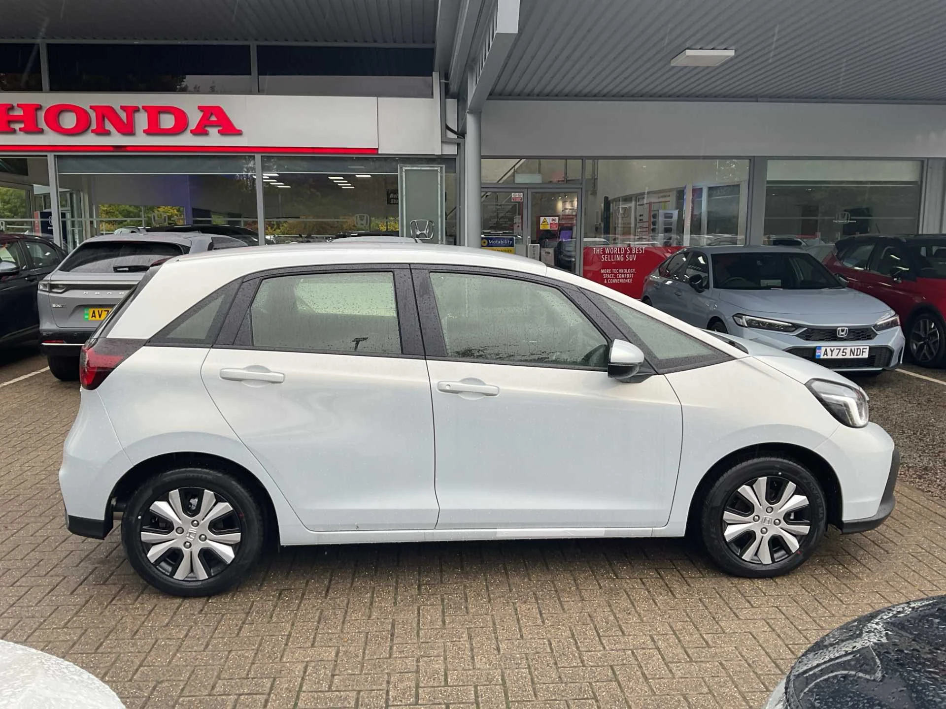 Vehicle image 5