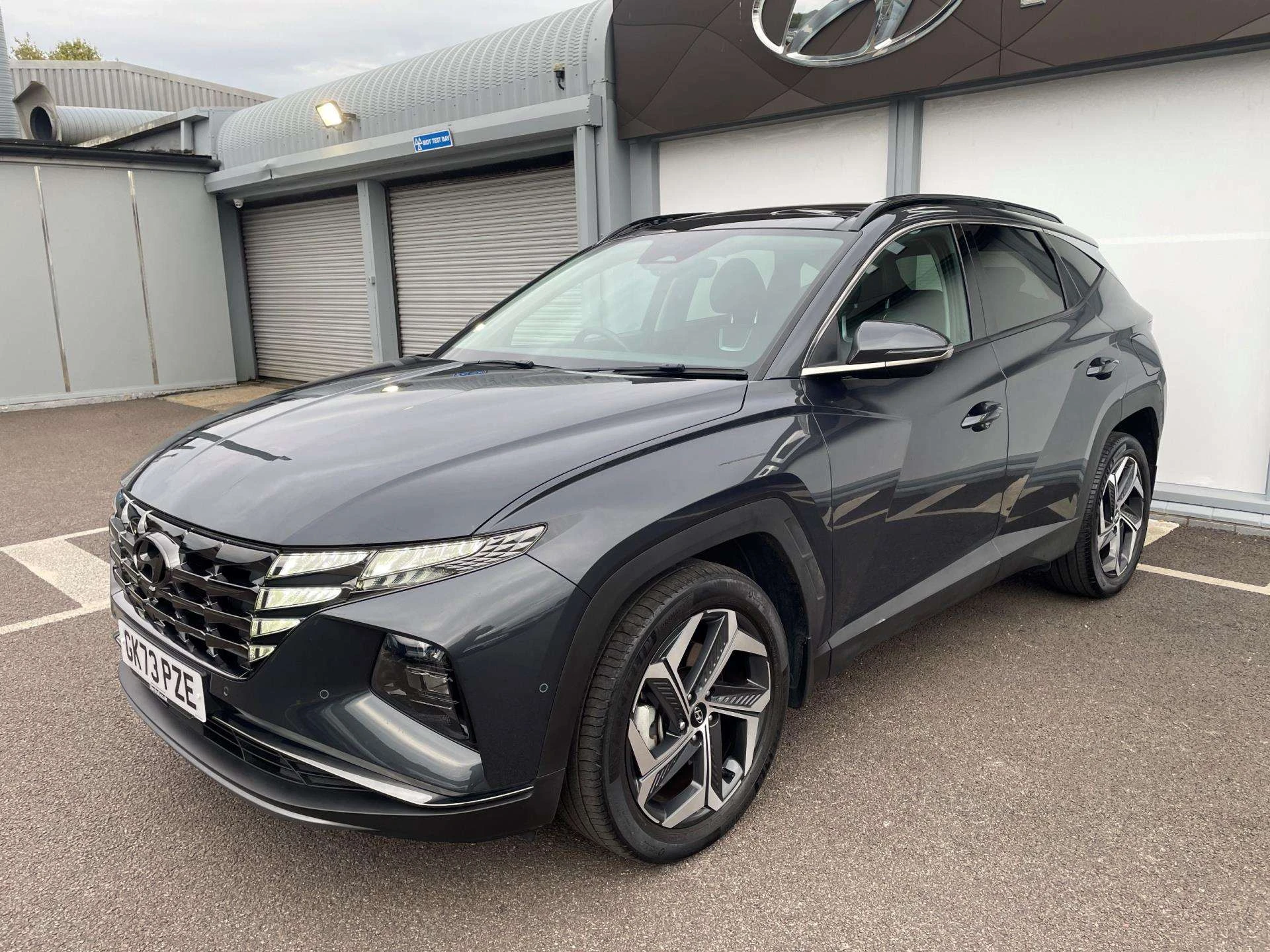 Vehicle image 6
