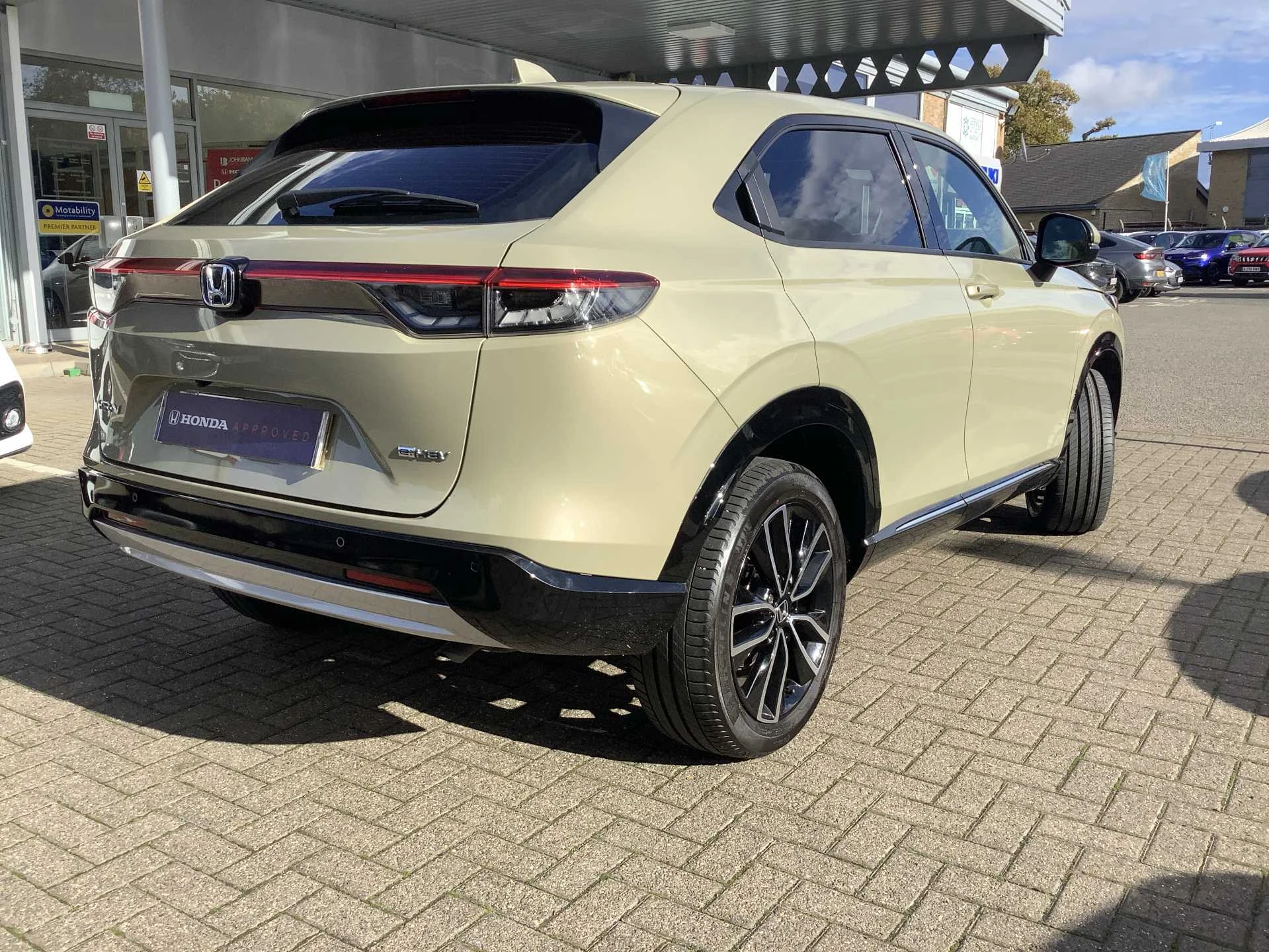 Vehicle image 7
