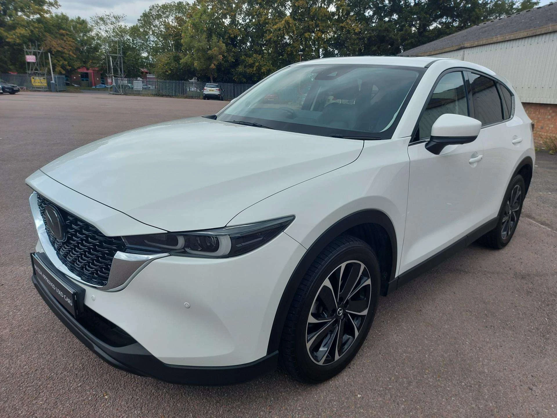 Vehicle image 4