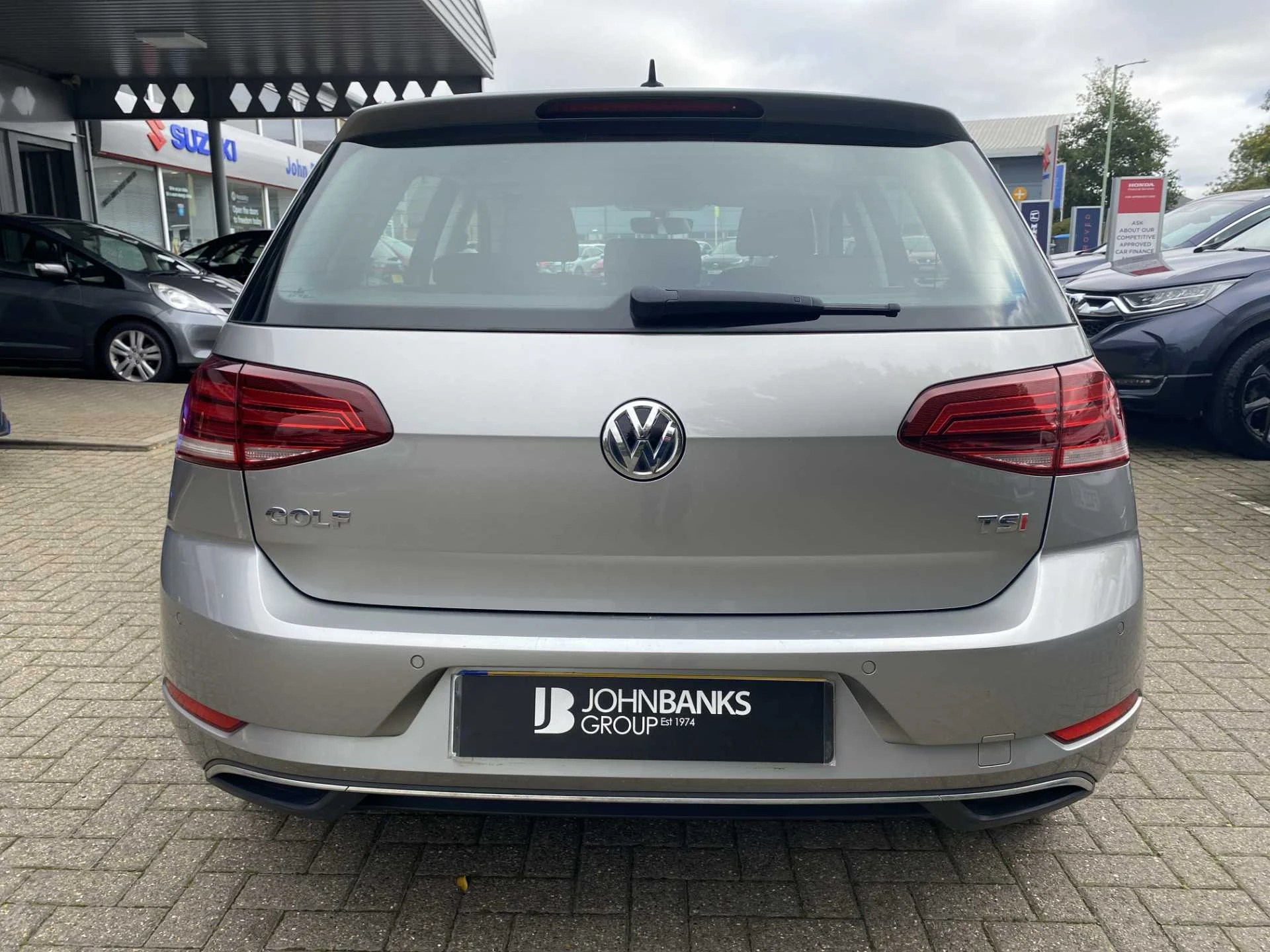 Vehicle image 6