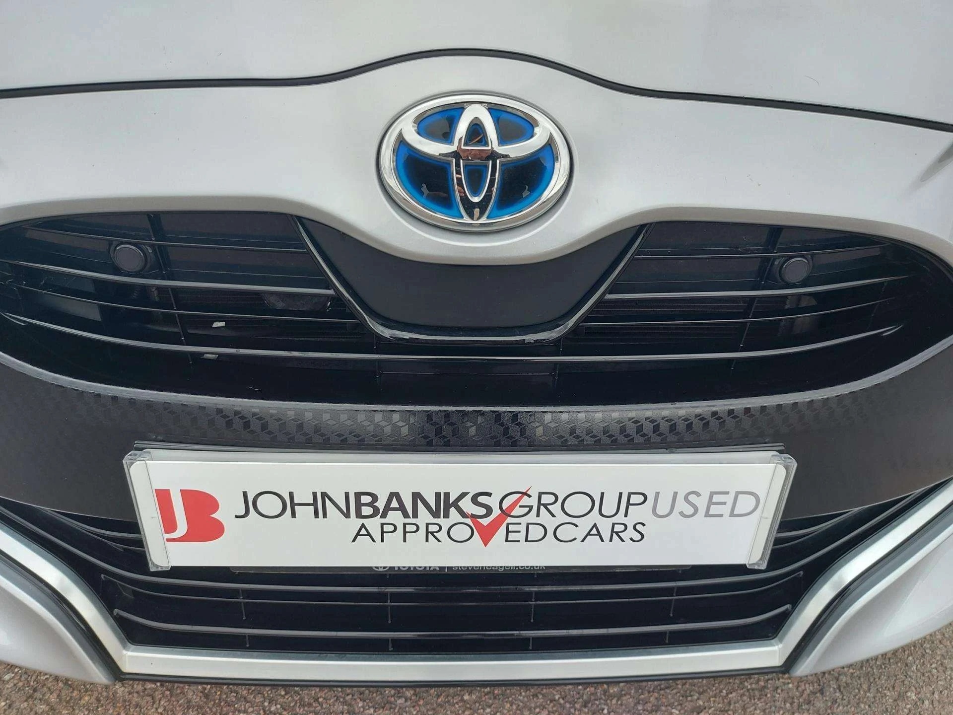 Vehicle image 6