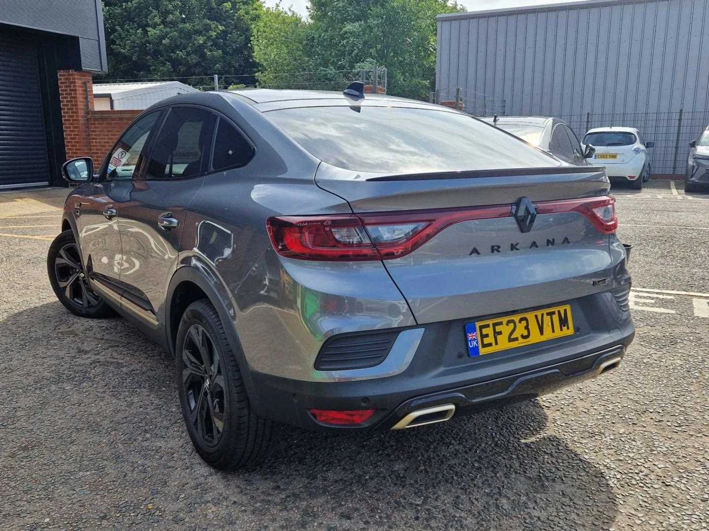 Vehicle image 5