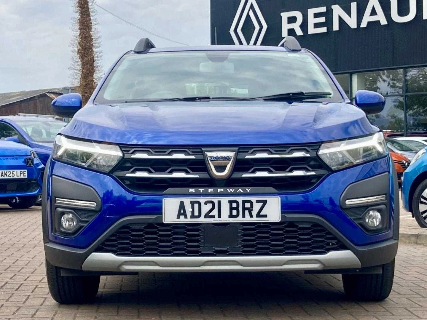 Vehicle image 5