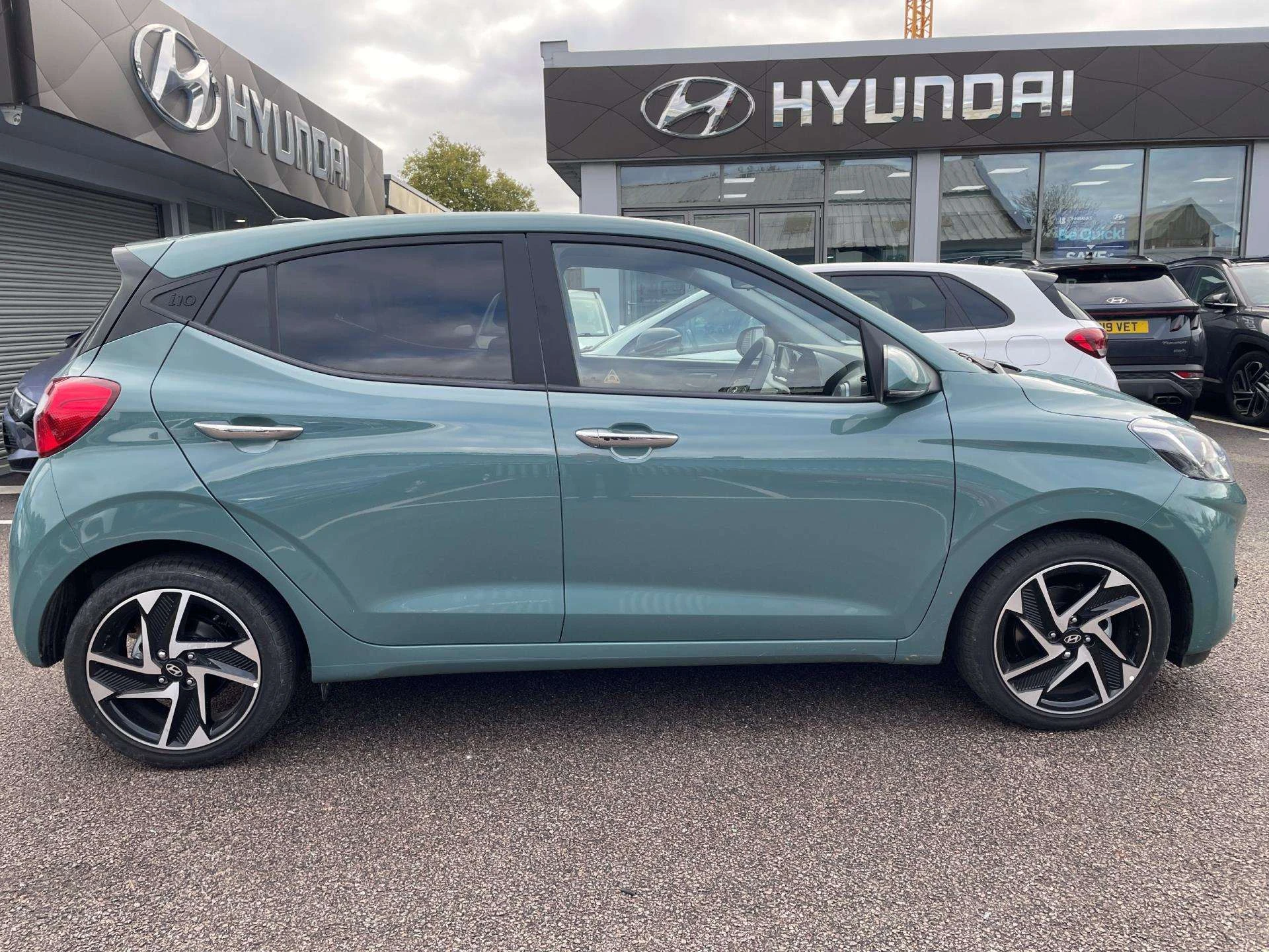 Vehicle image 7