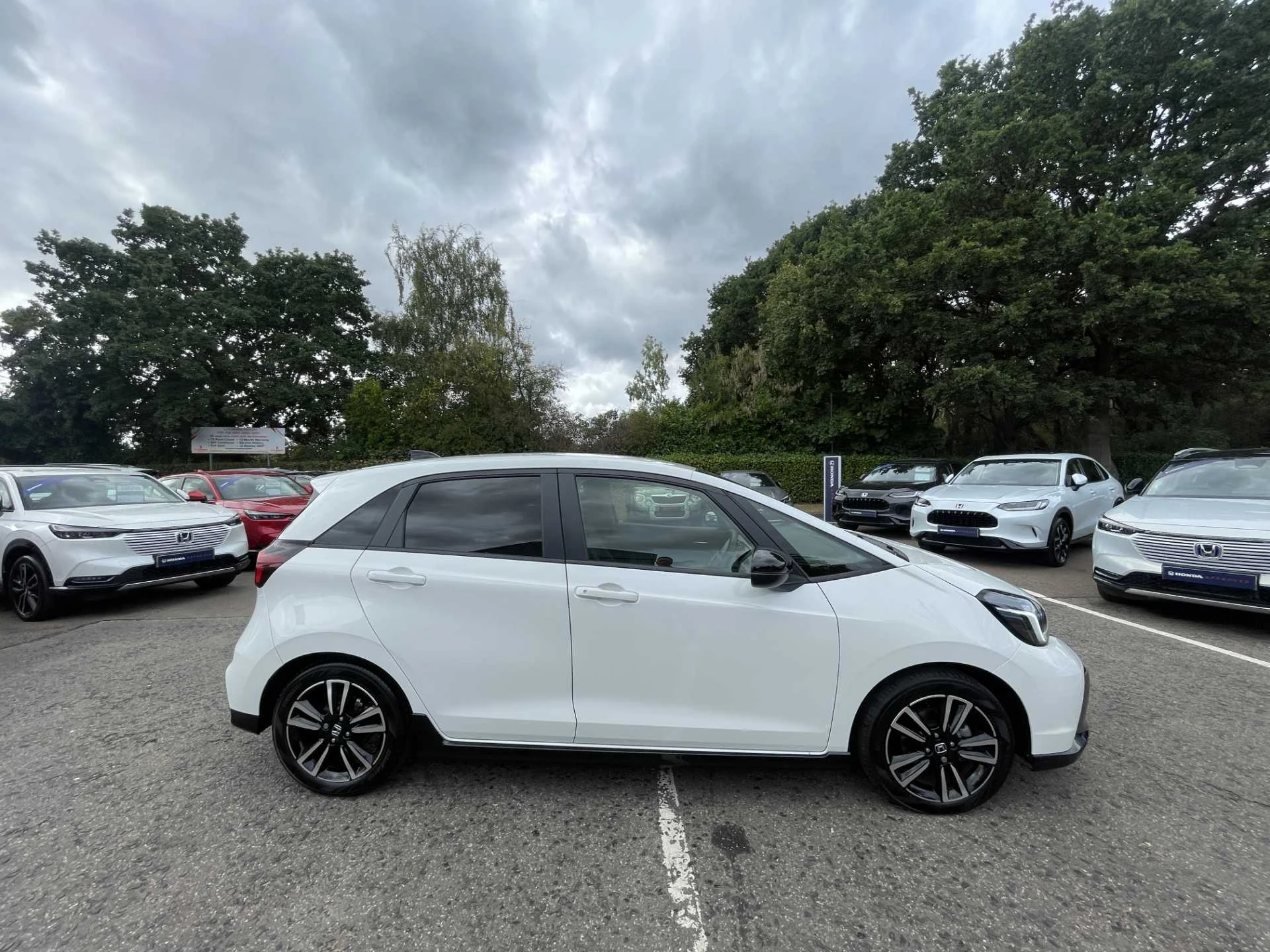 Vehicle image 5