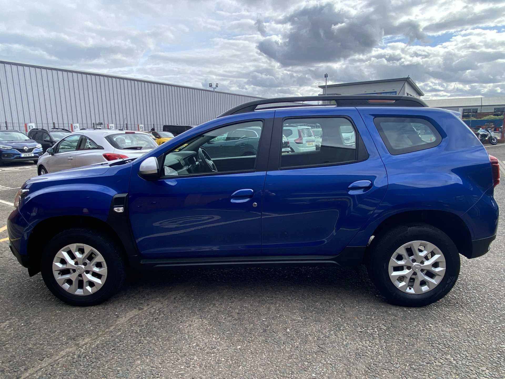 Vehicle image 6
