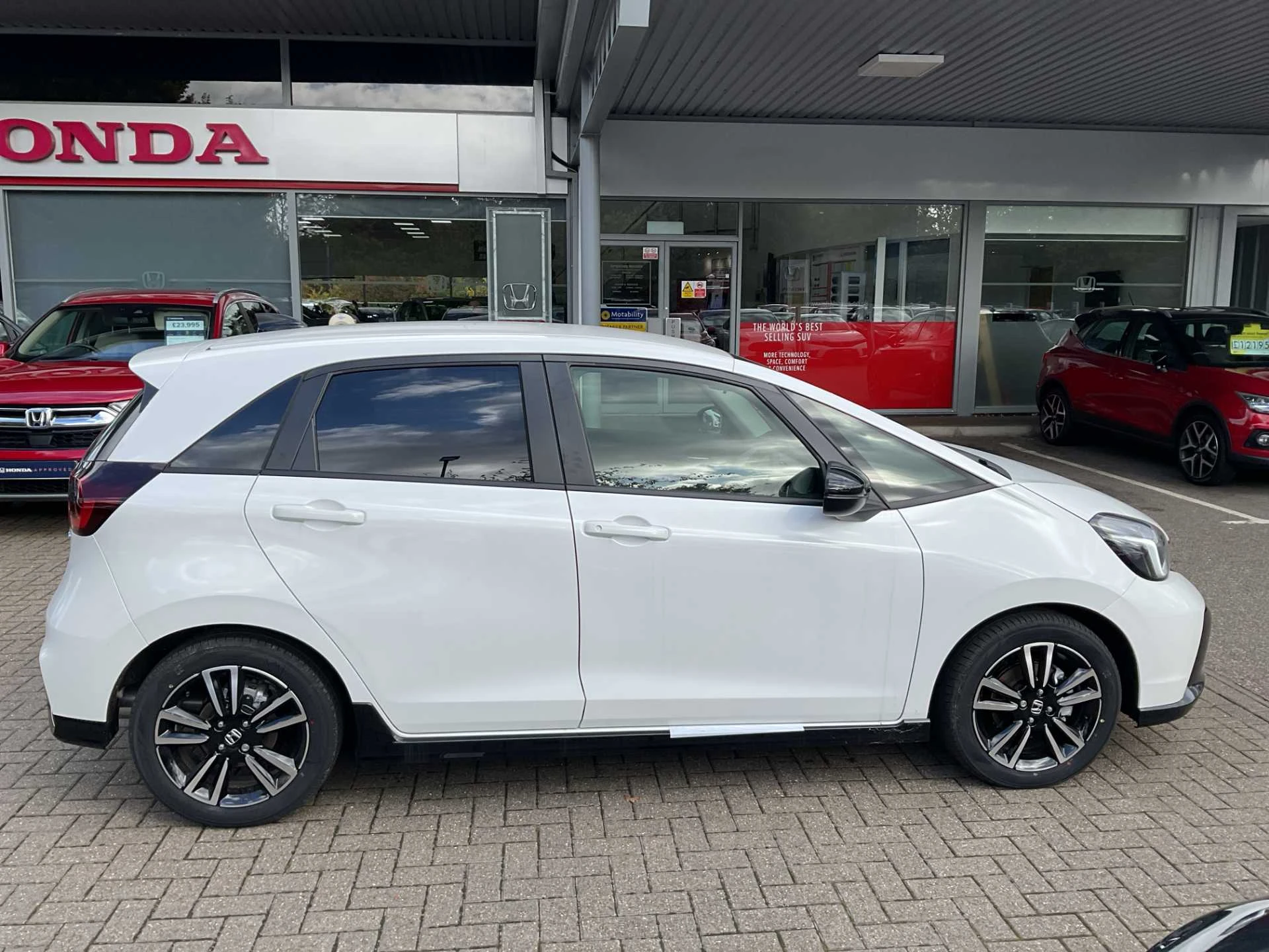 Vehicle image 5