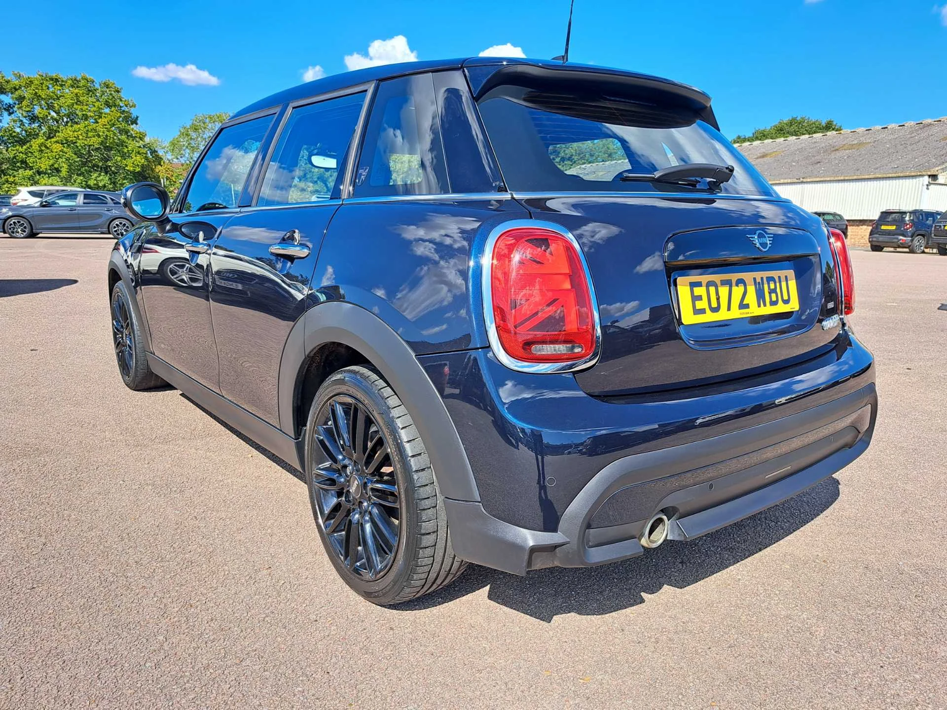 Vehicle image 5