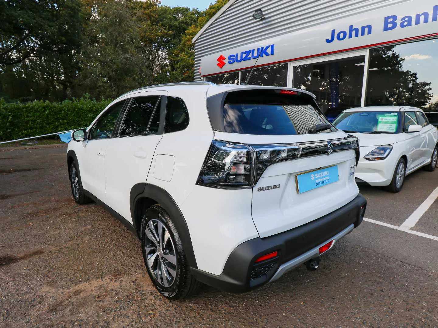 Vehicle image 3