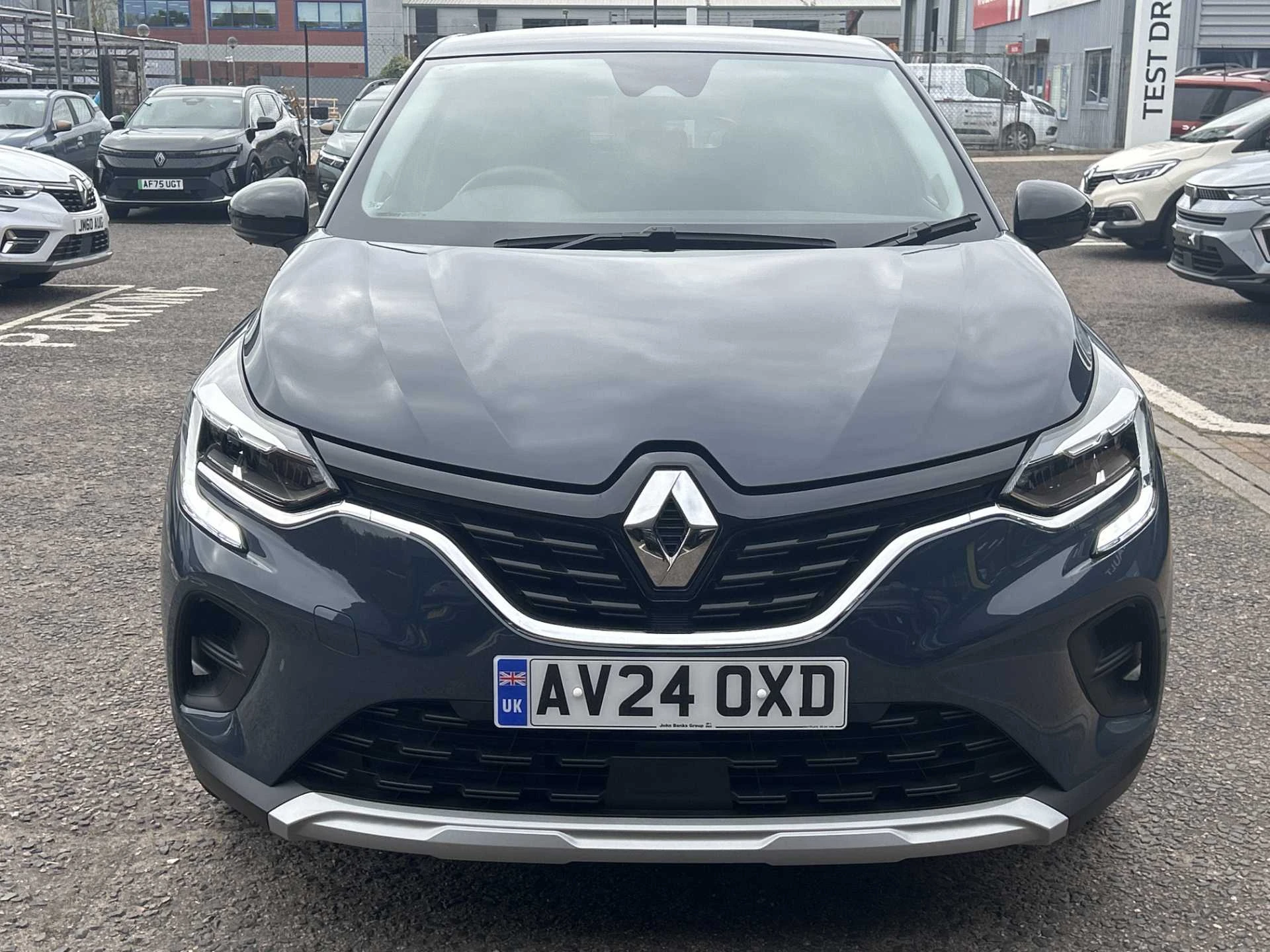 Vehicle image 6