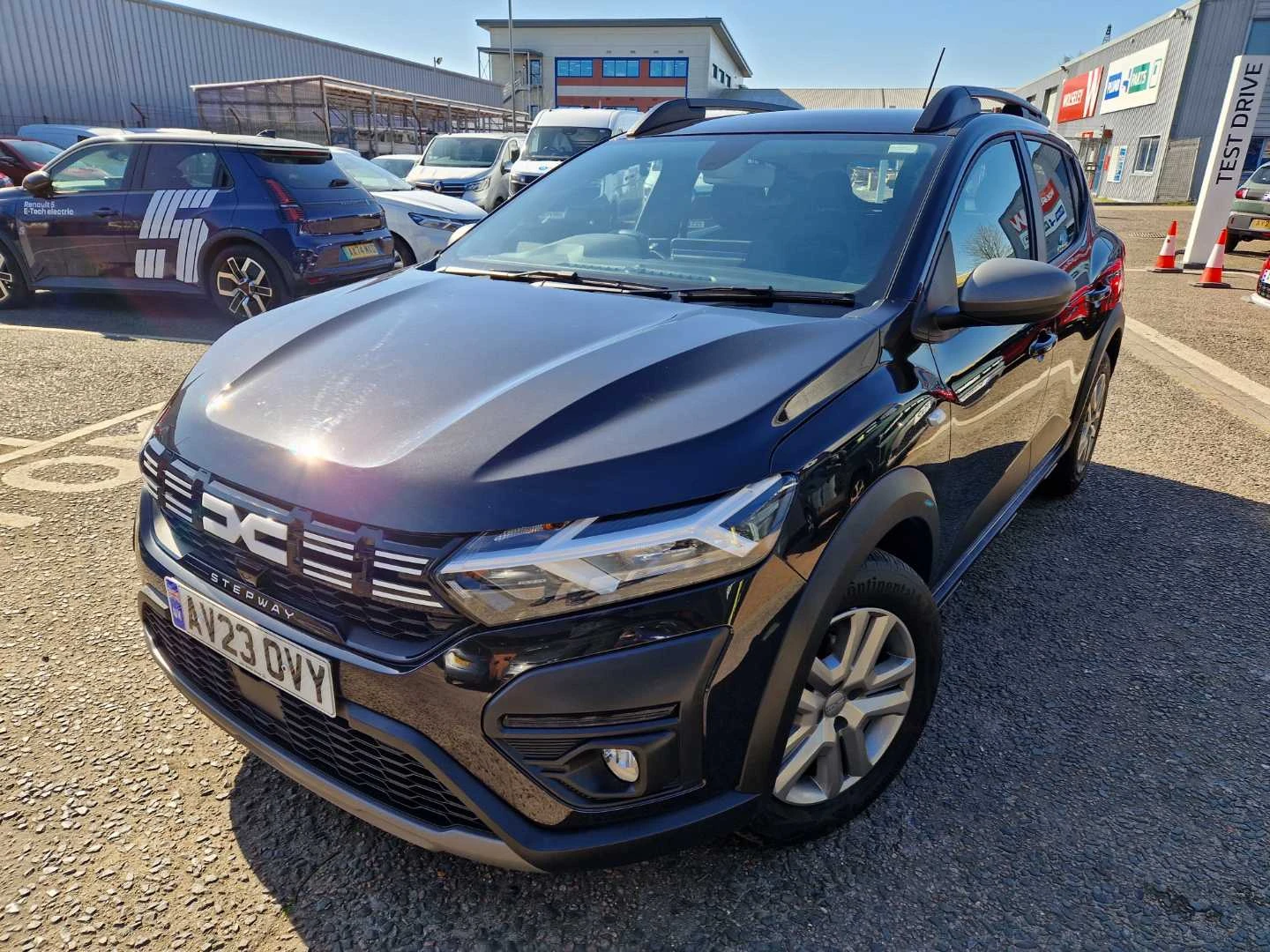 Vehicle image 5