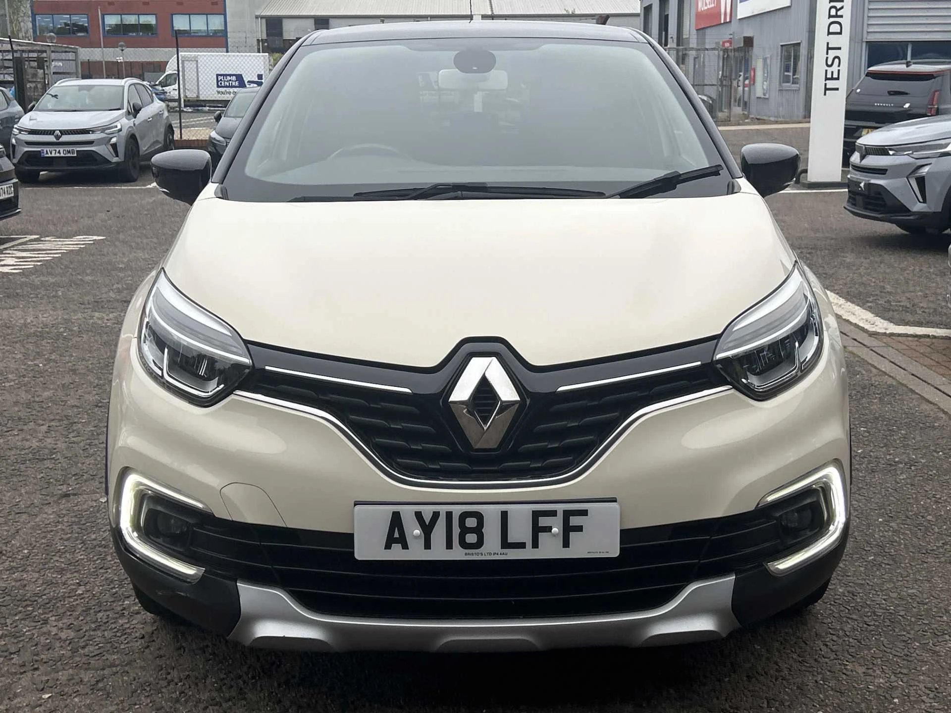 Vehicle image 6
