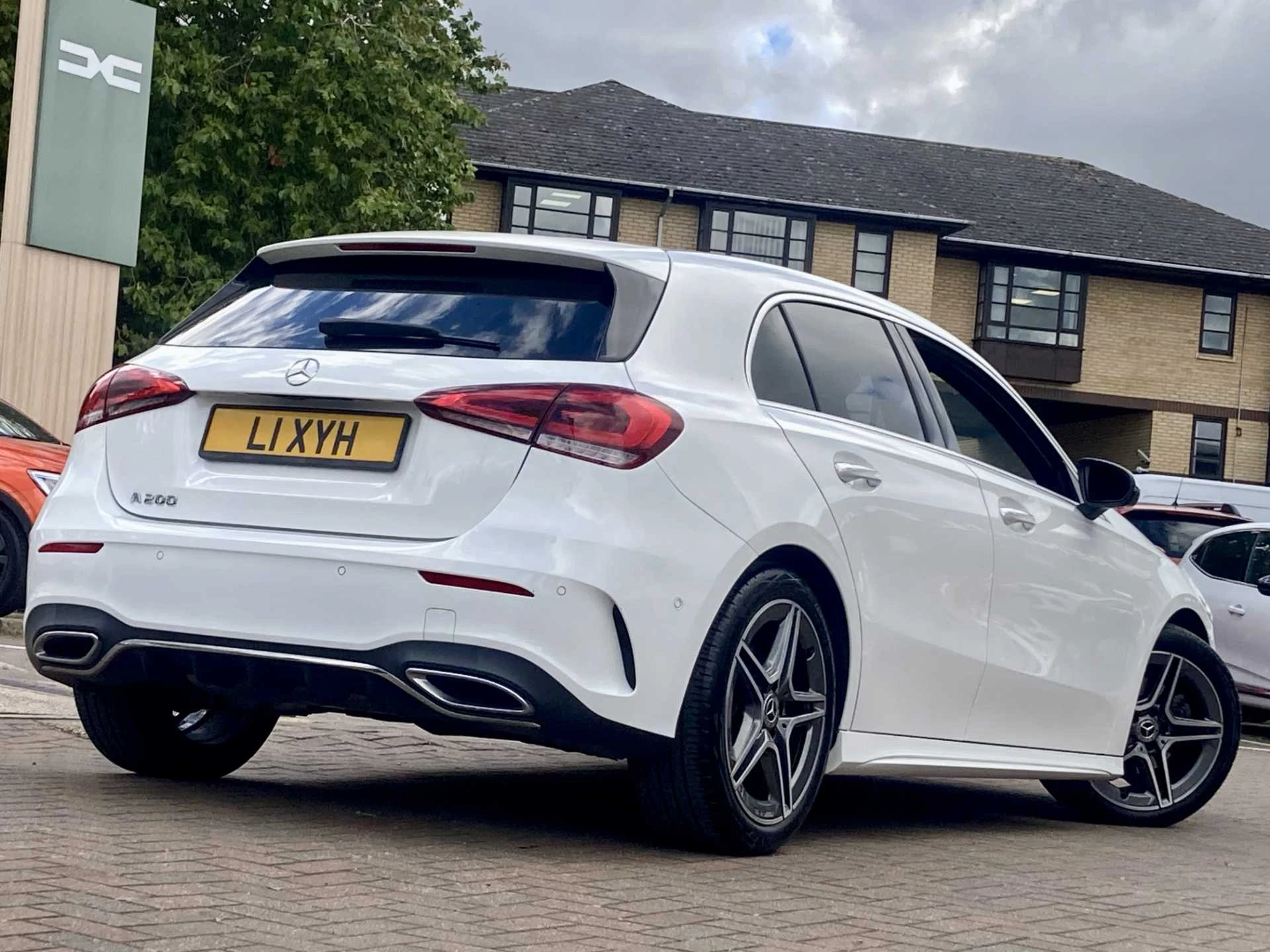Vehicle image 7