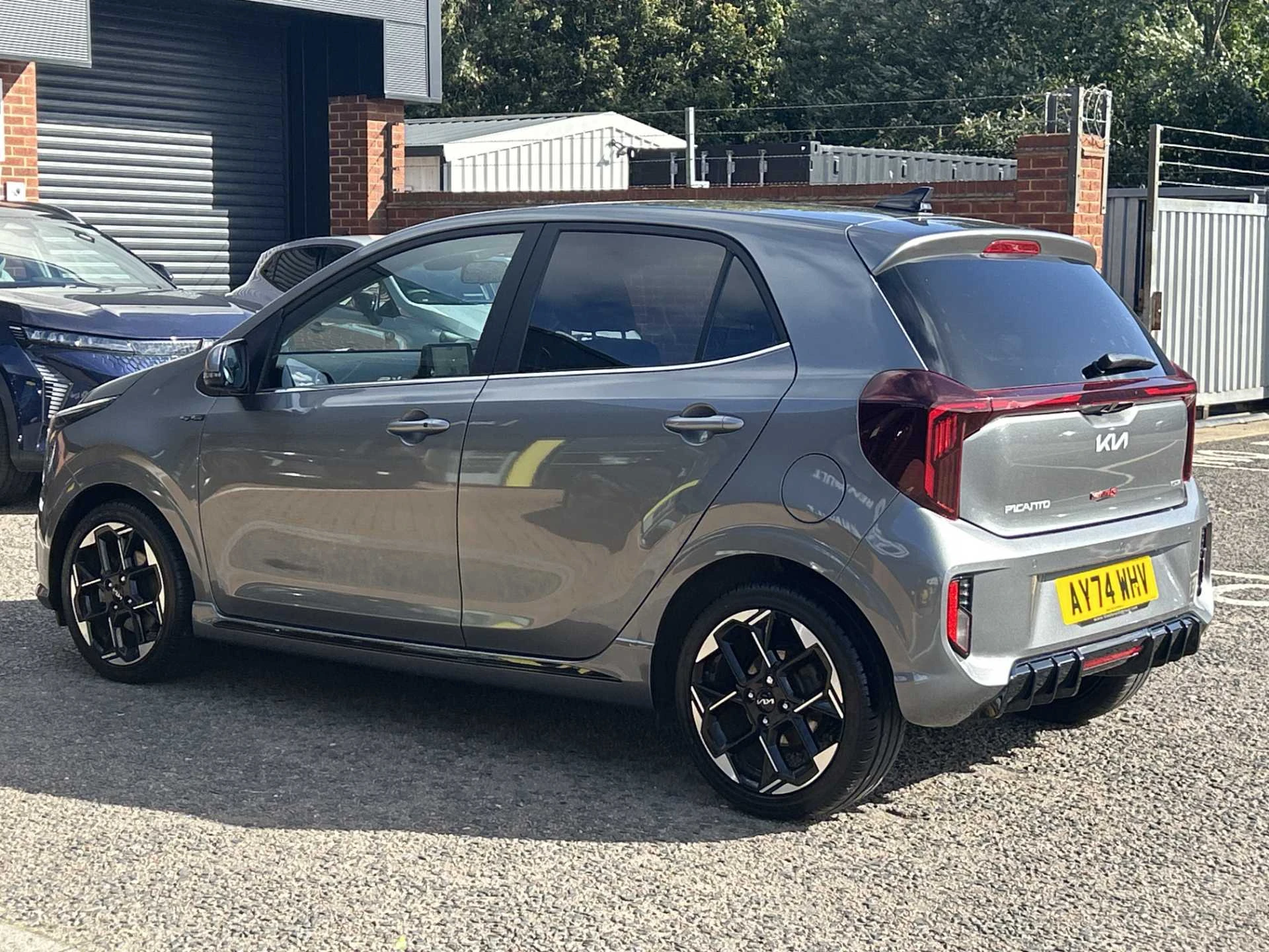 Vehicle image 3