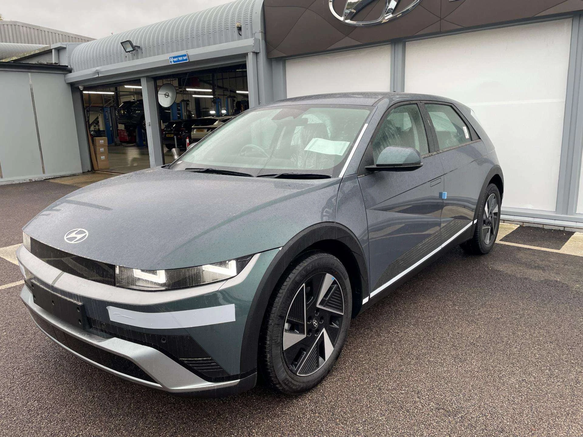 Vehicle image 6