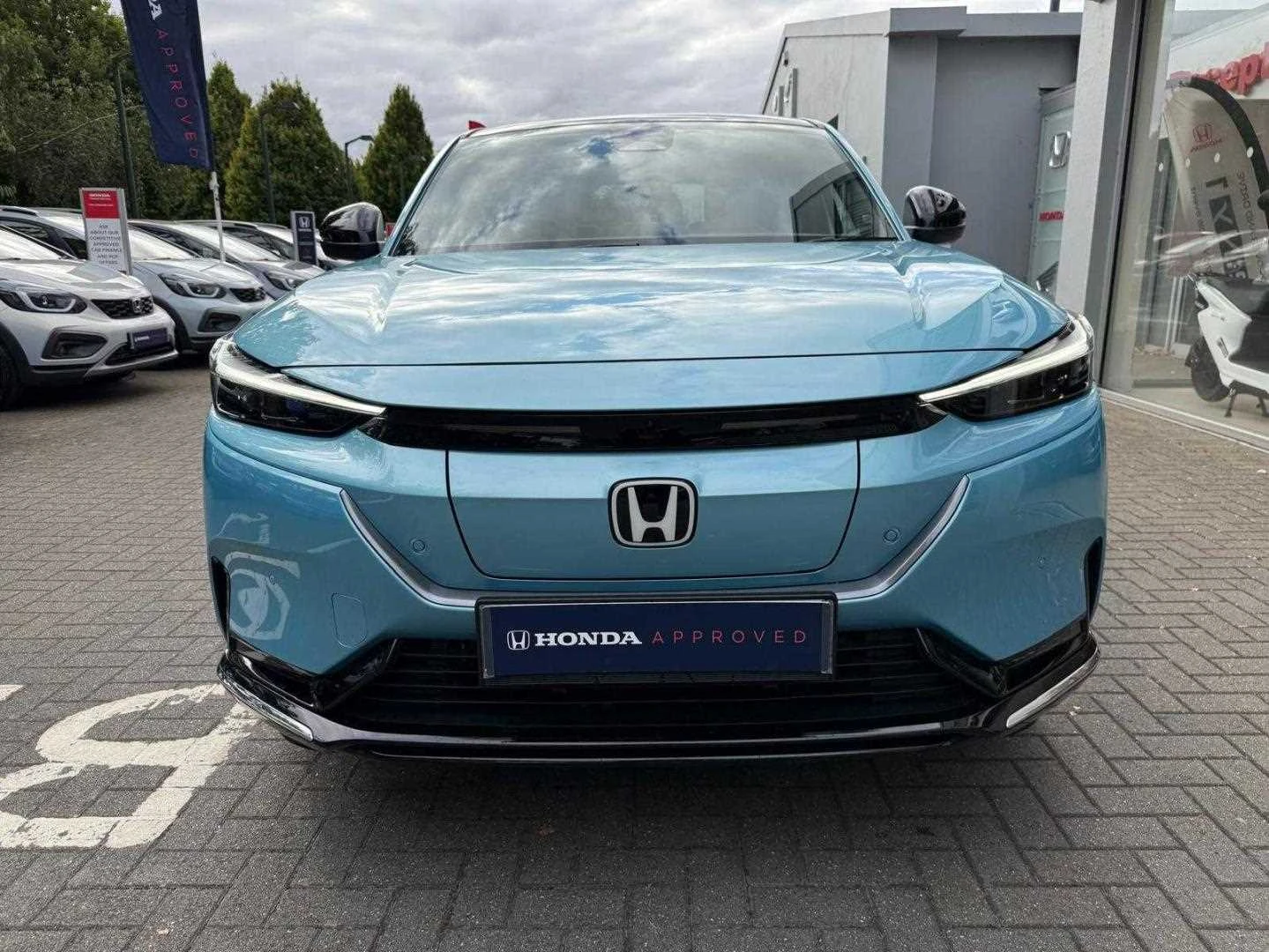 Vehicle image 6