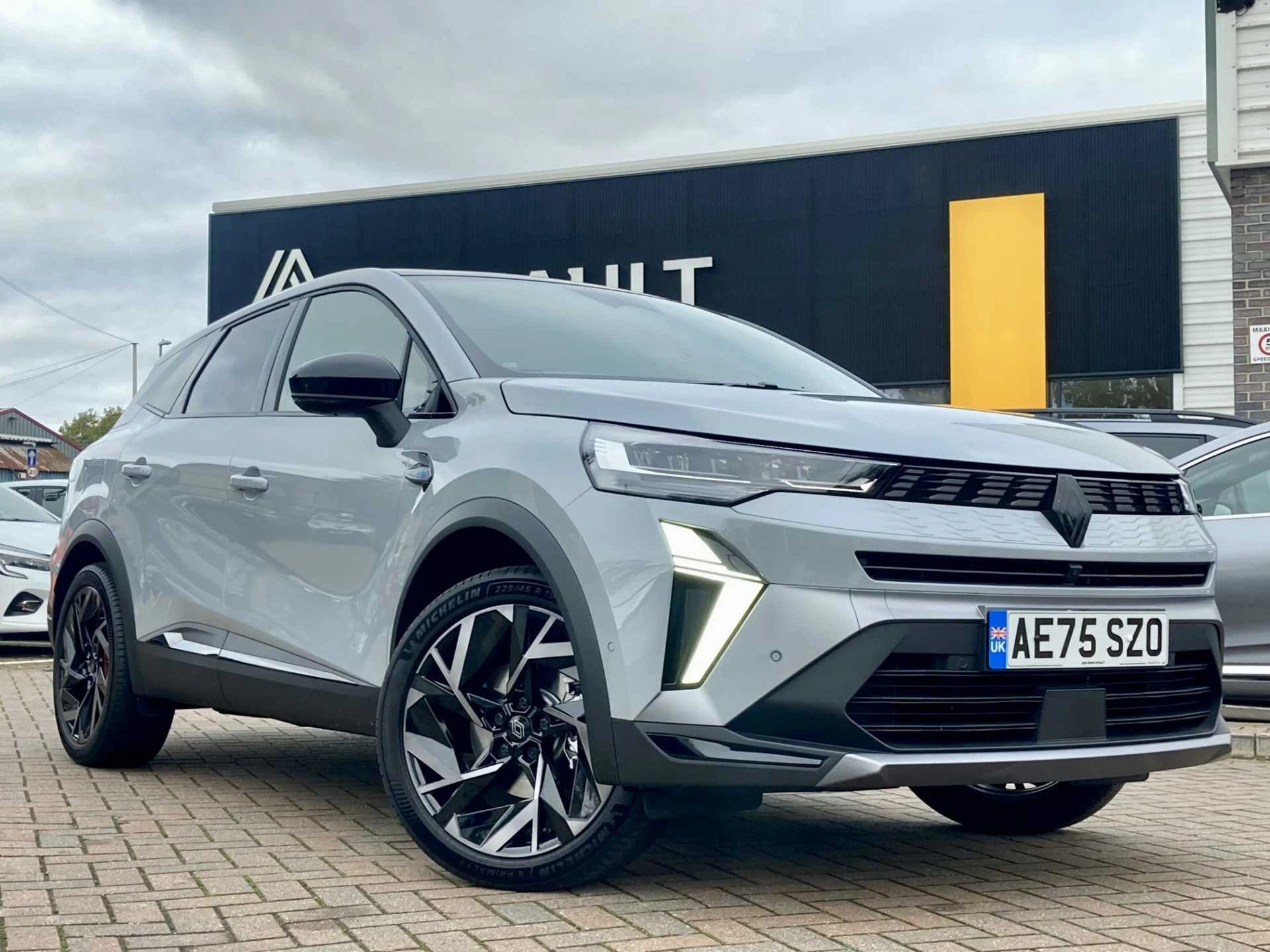 Vehicle image 3
