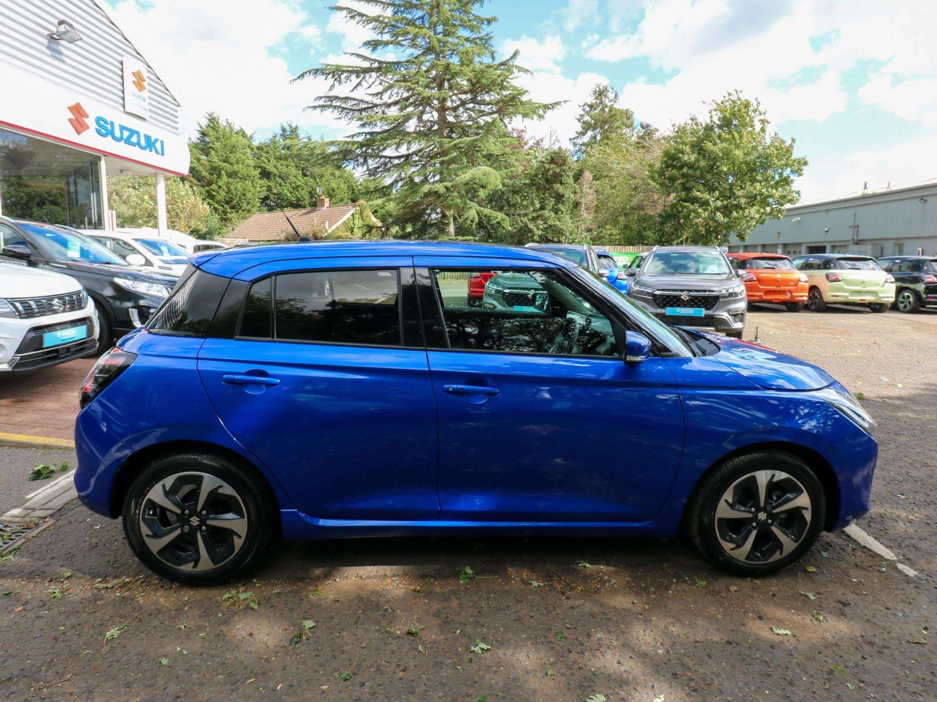 Vehicle image 5