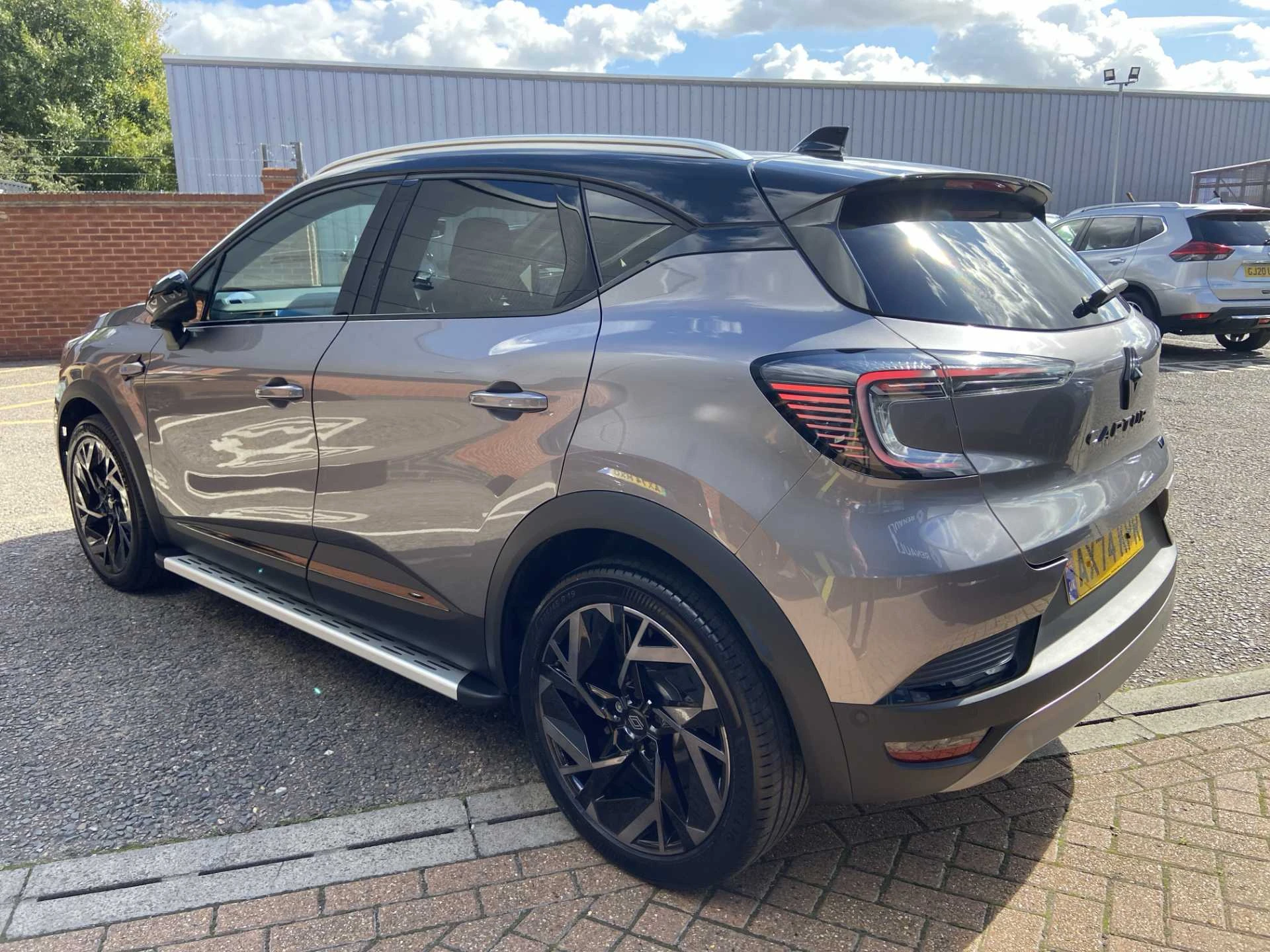 Vehicle image 7