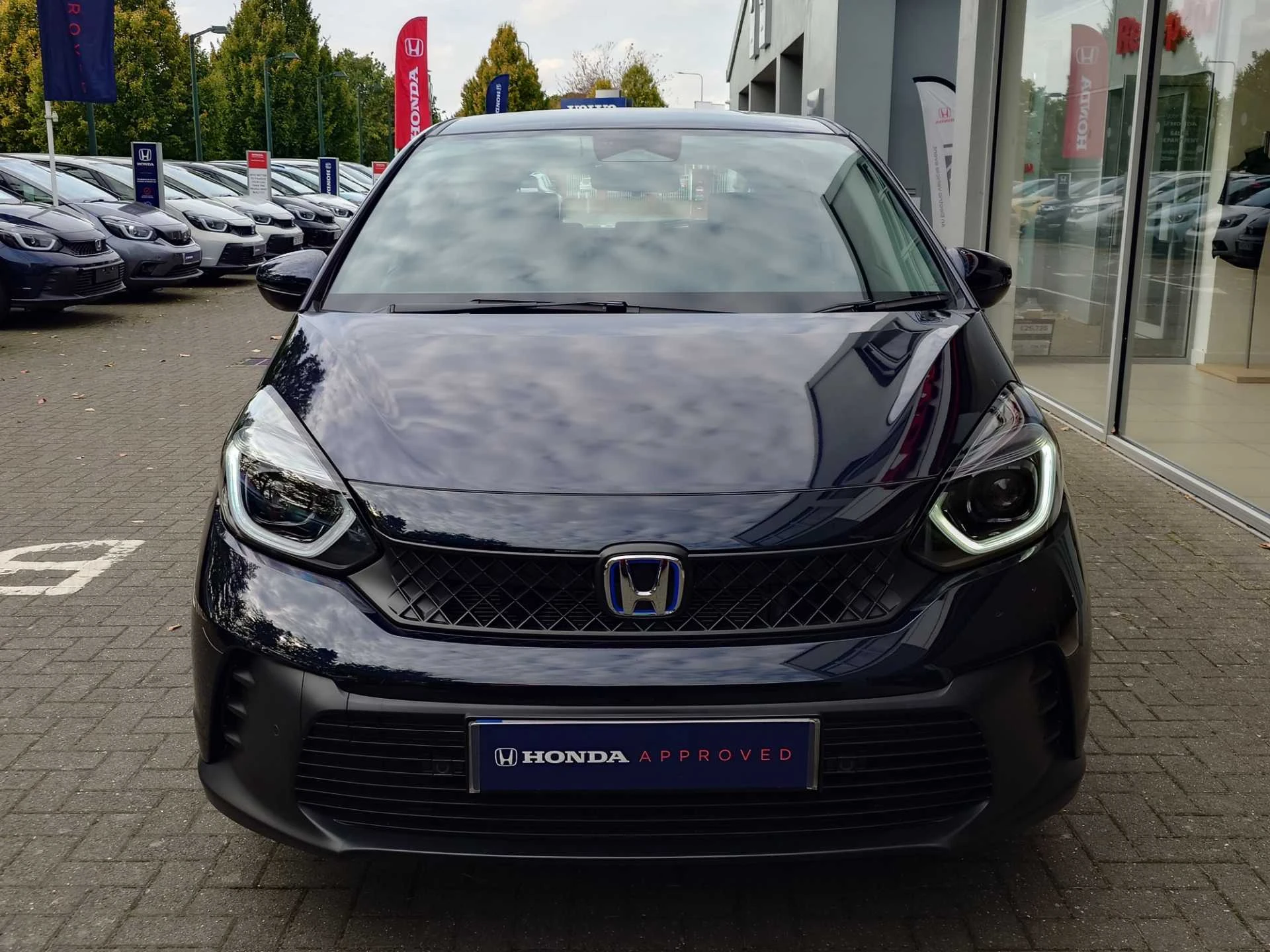 Vehicle image 6