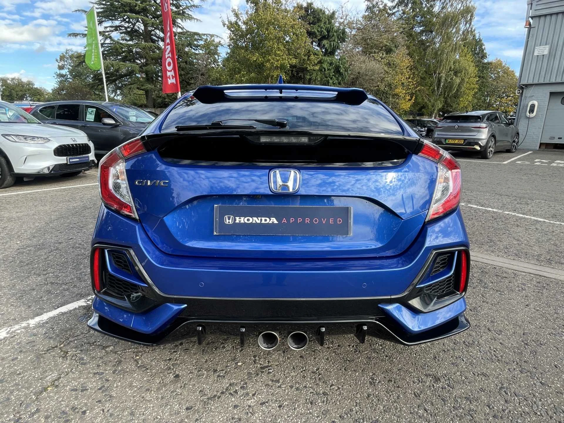 Vehicle image 7