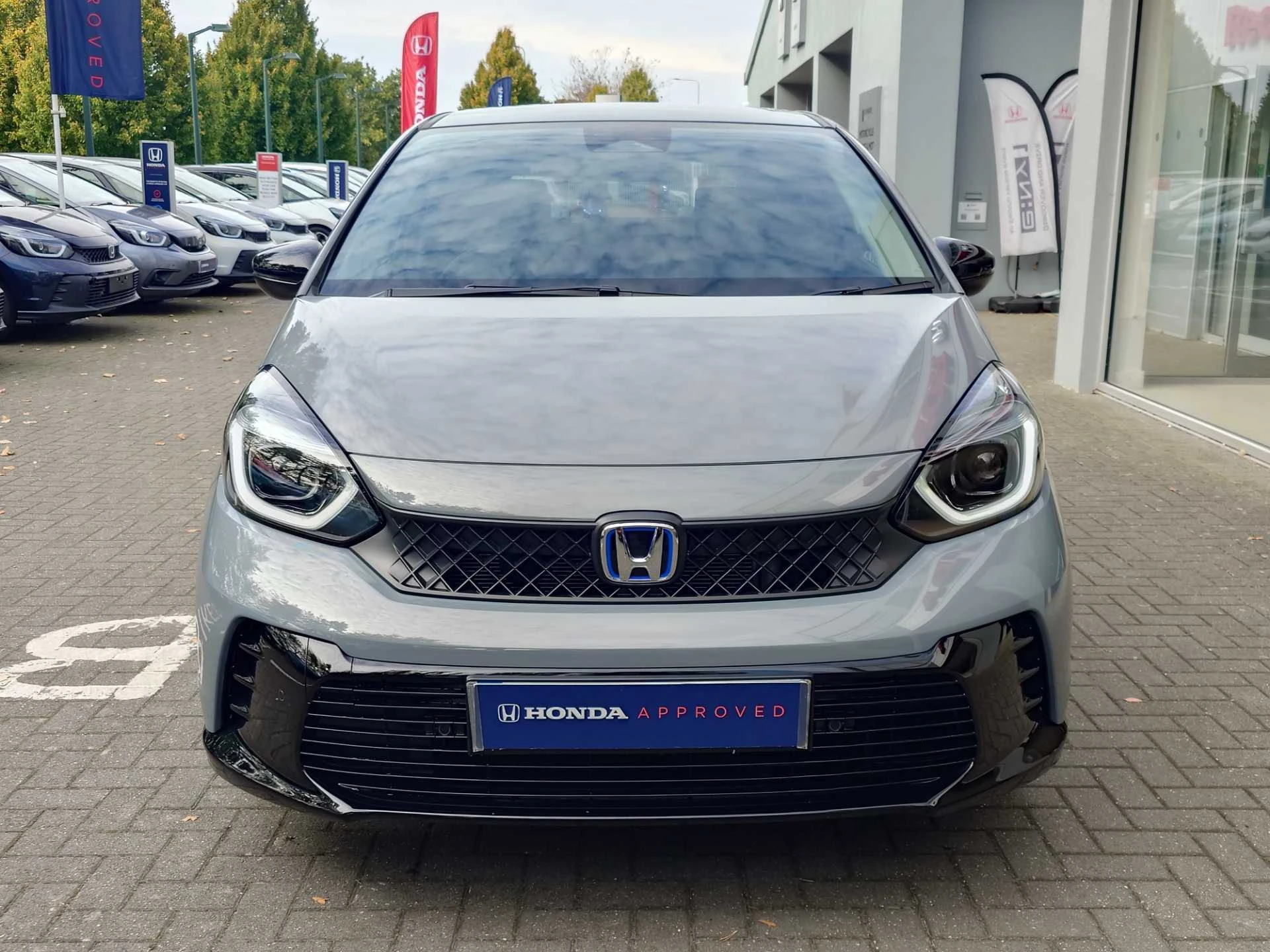 Vehicle image 6