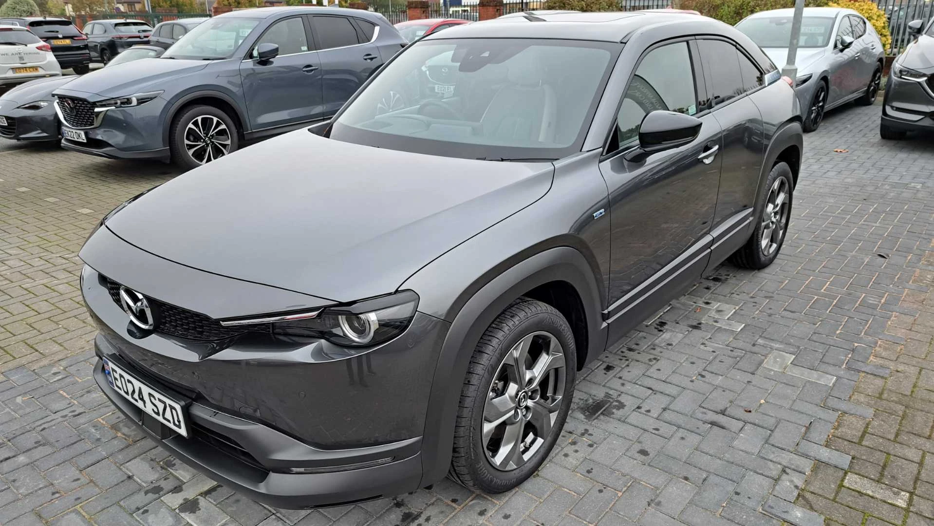 Vehicle image 3