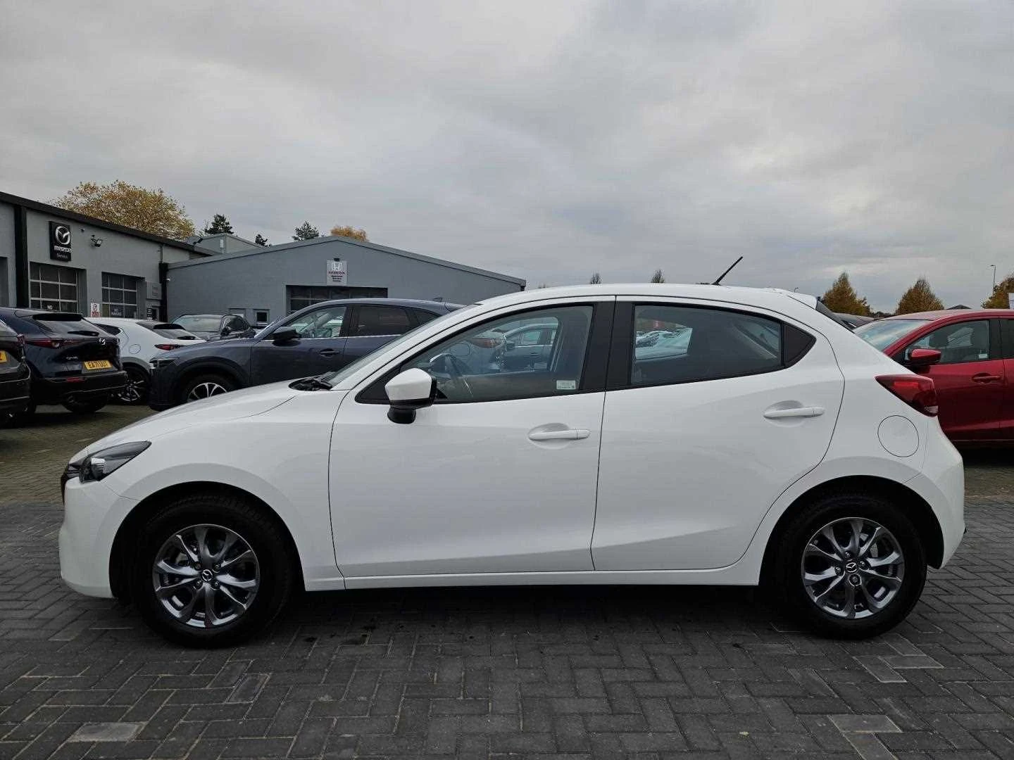 Vehicle image 4