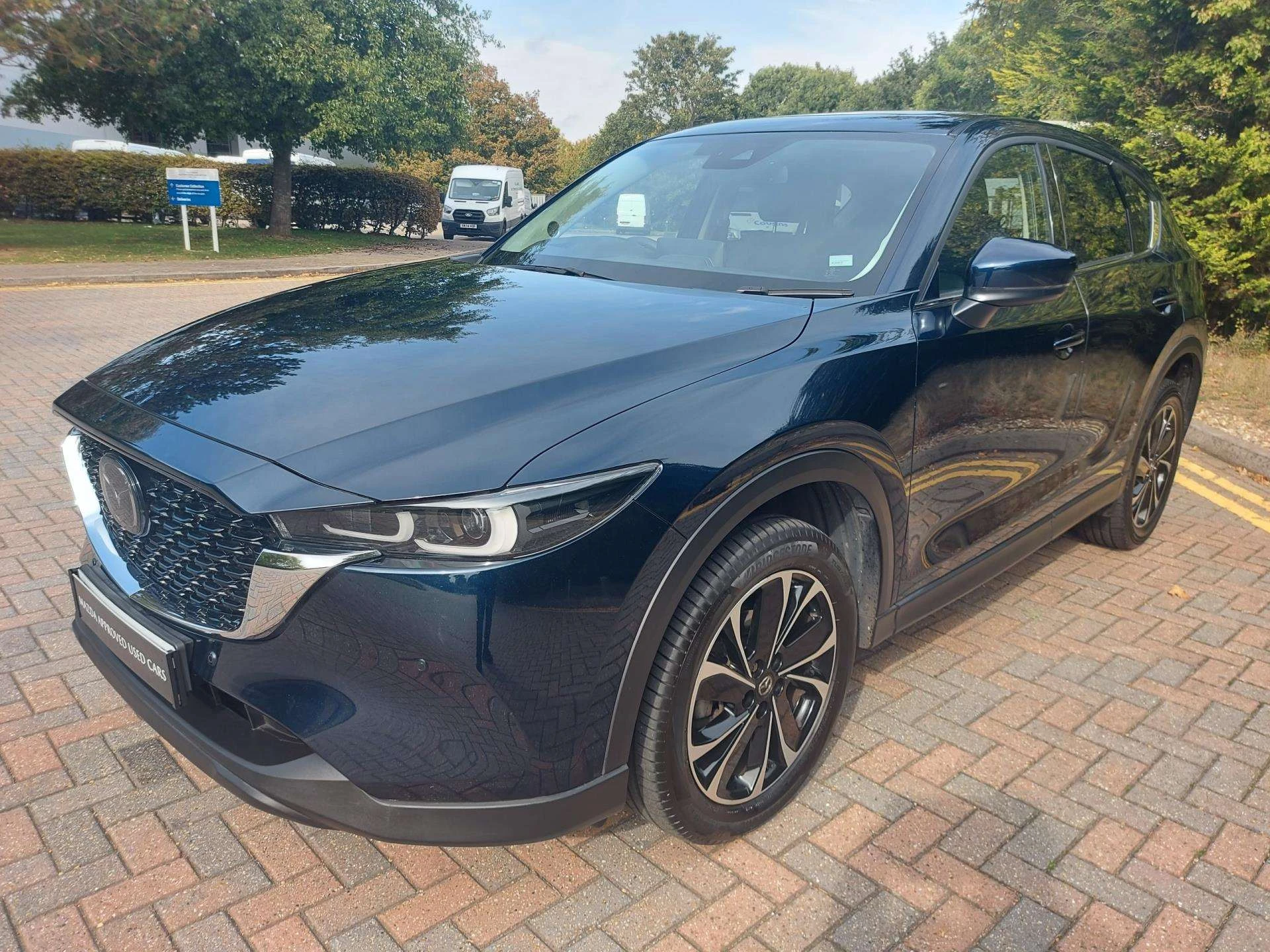 Vehicle image 3