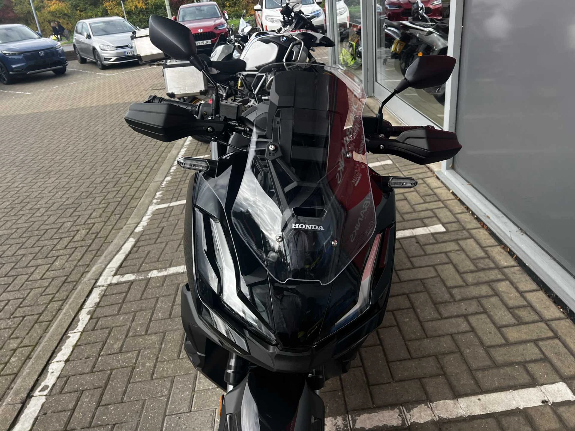 Vehicle image 7