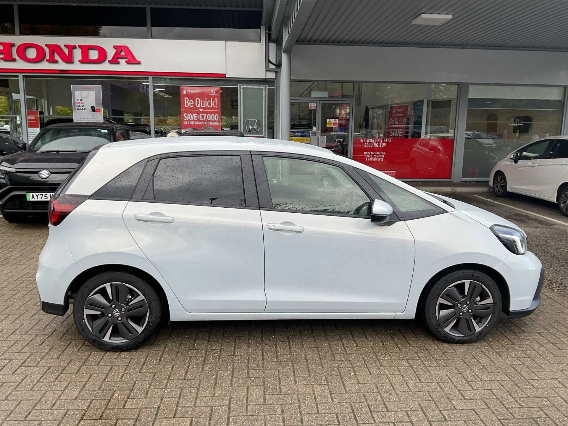 Vehicle image 5