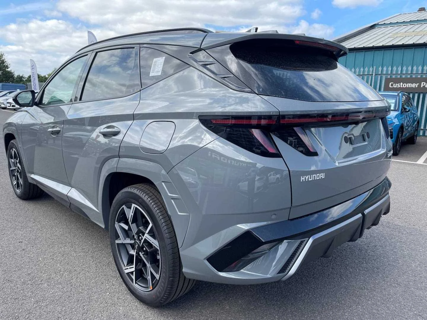 Vehicle image 6