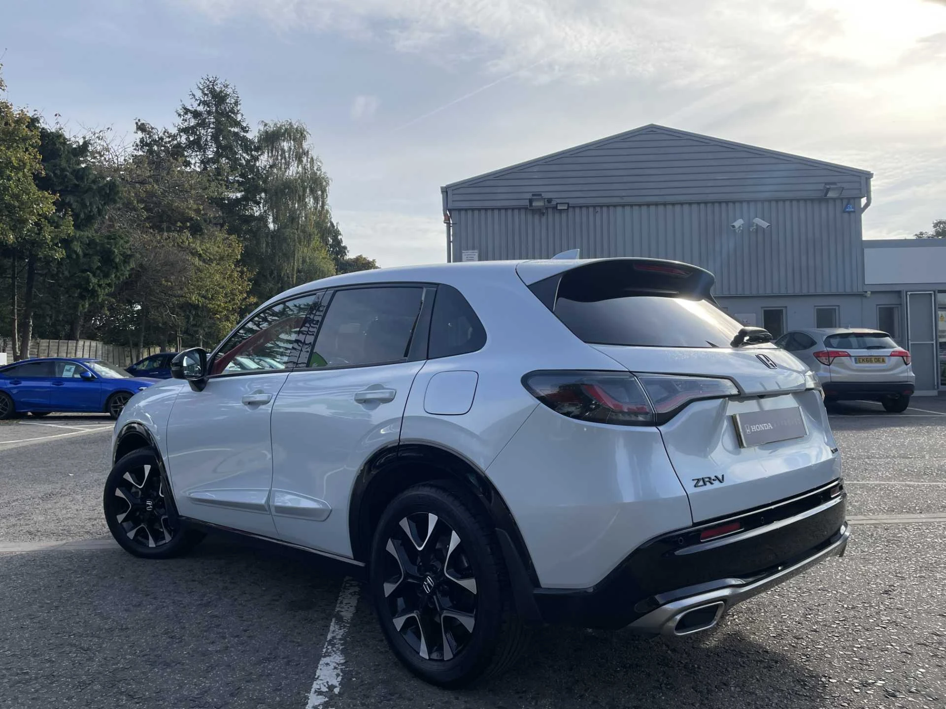 Vehicle image 3